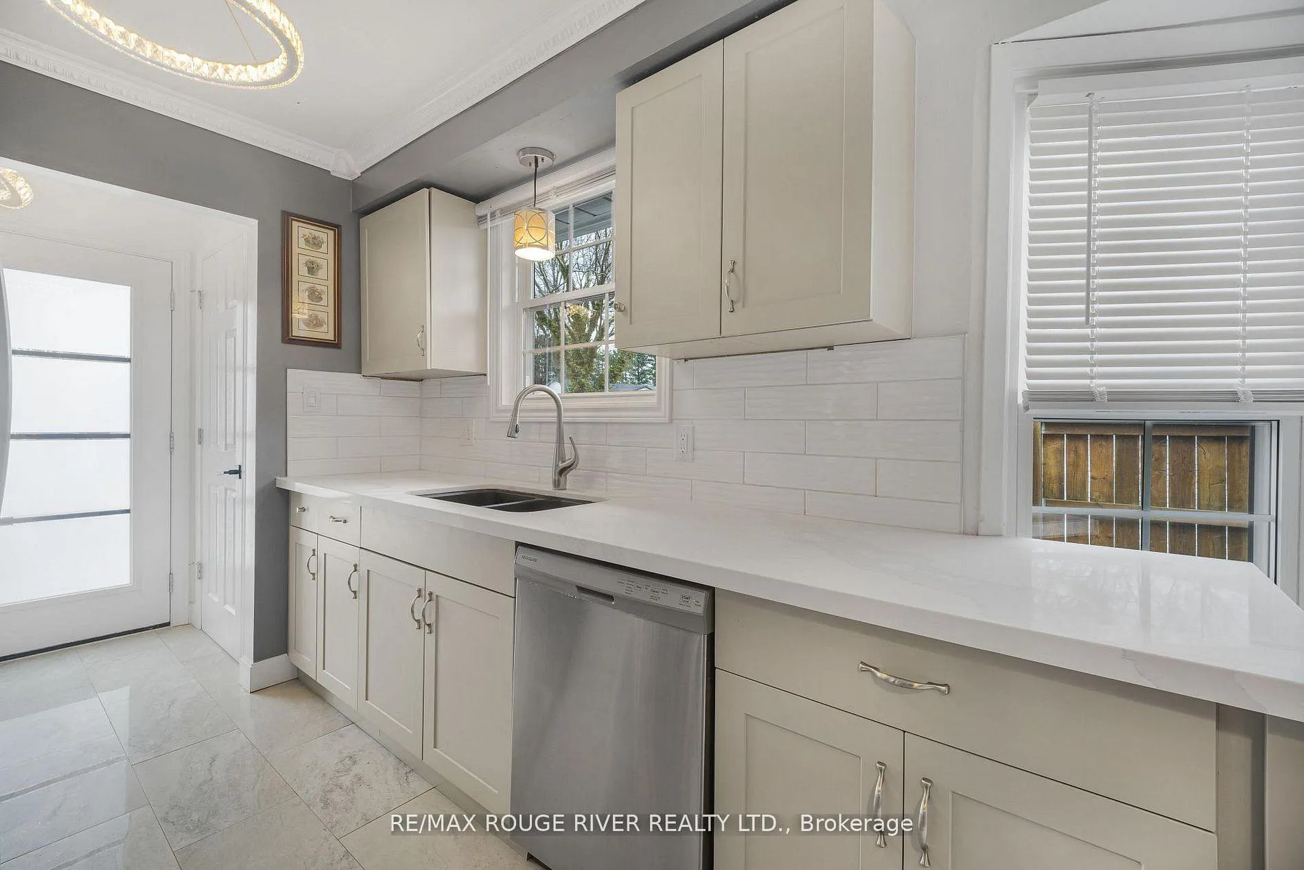 Photo 4 of 3201 Butler Place, Niagara Falls, Church's Lane — HOMEH