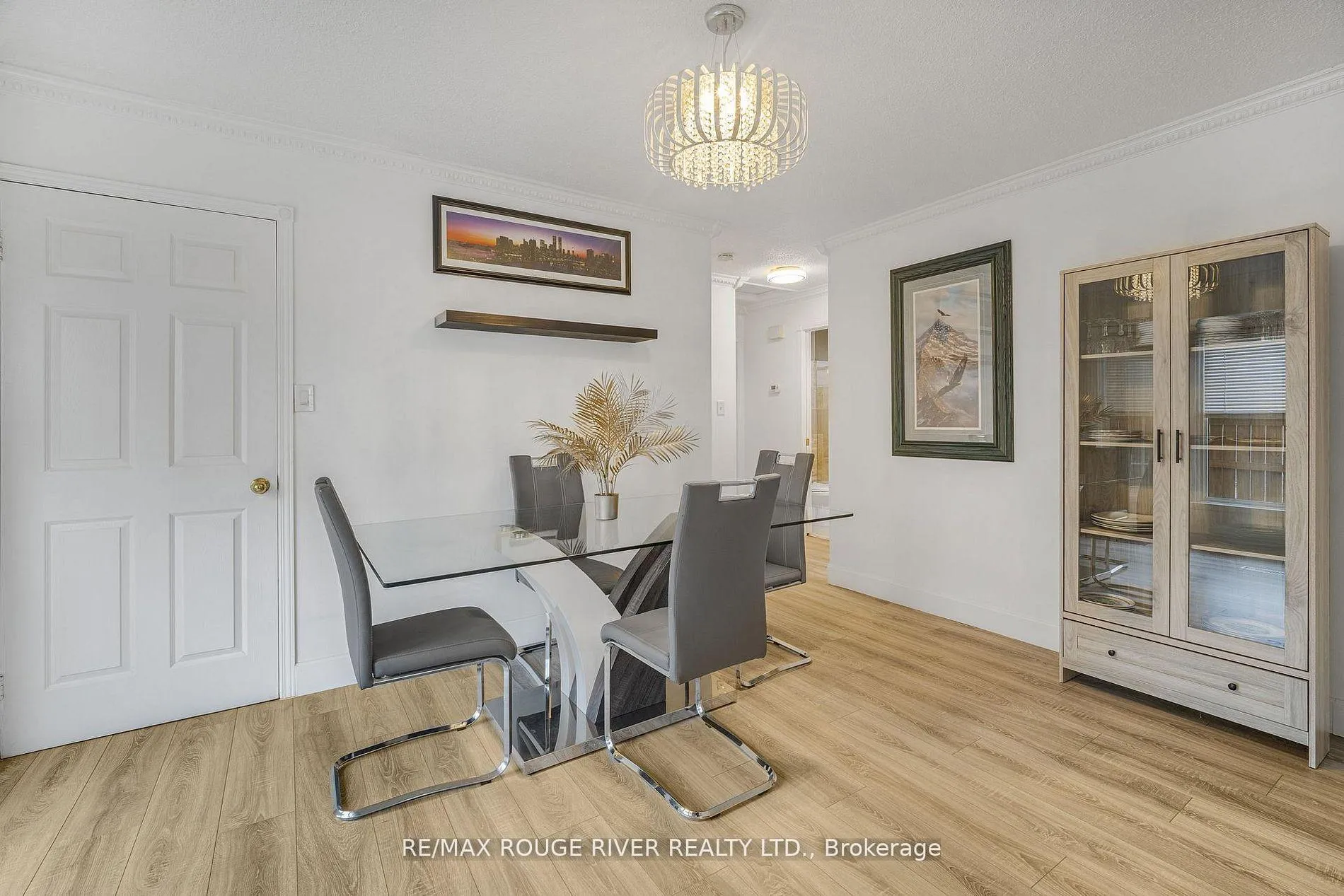 Photo 9 of 3201 Butler Place, Niagara Falls, Church's Lane — HOMEH