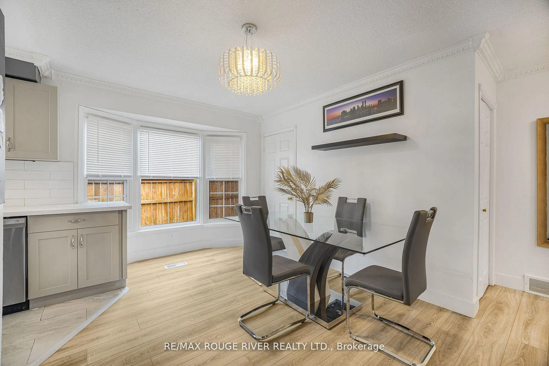 Photo 13 of 3201 Butler Place, Niagara Falls, Church's Lane — HOMEH