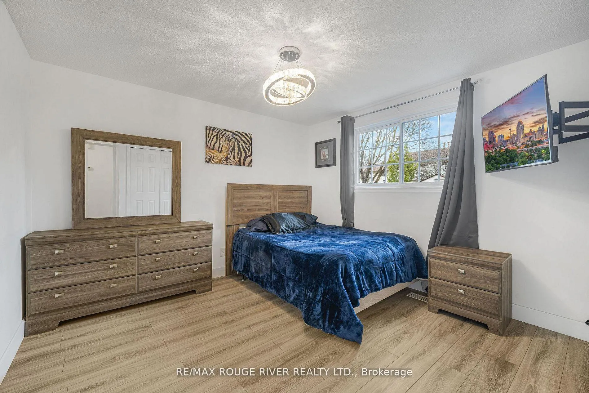 Photo 16 of 3201 Butler Place, Niagara Falls, Church's Lane — HOMEH