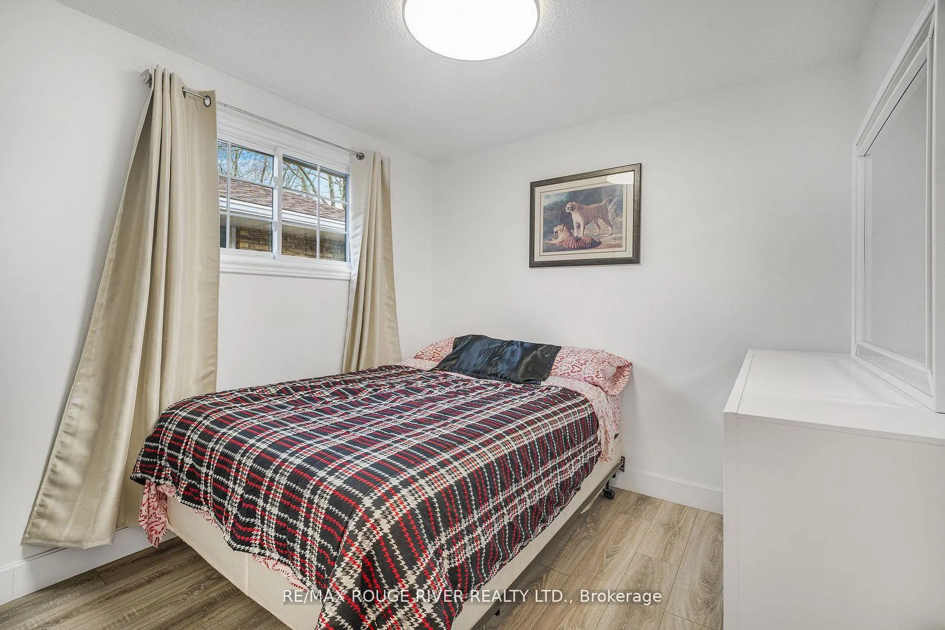 Photo 17 of 3201 Butler Place, Niagara Falls, Church's Lane — HOMEH