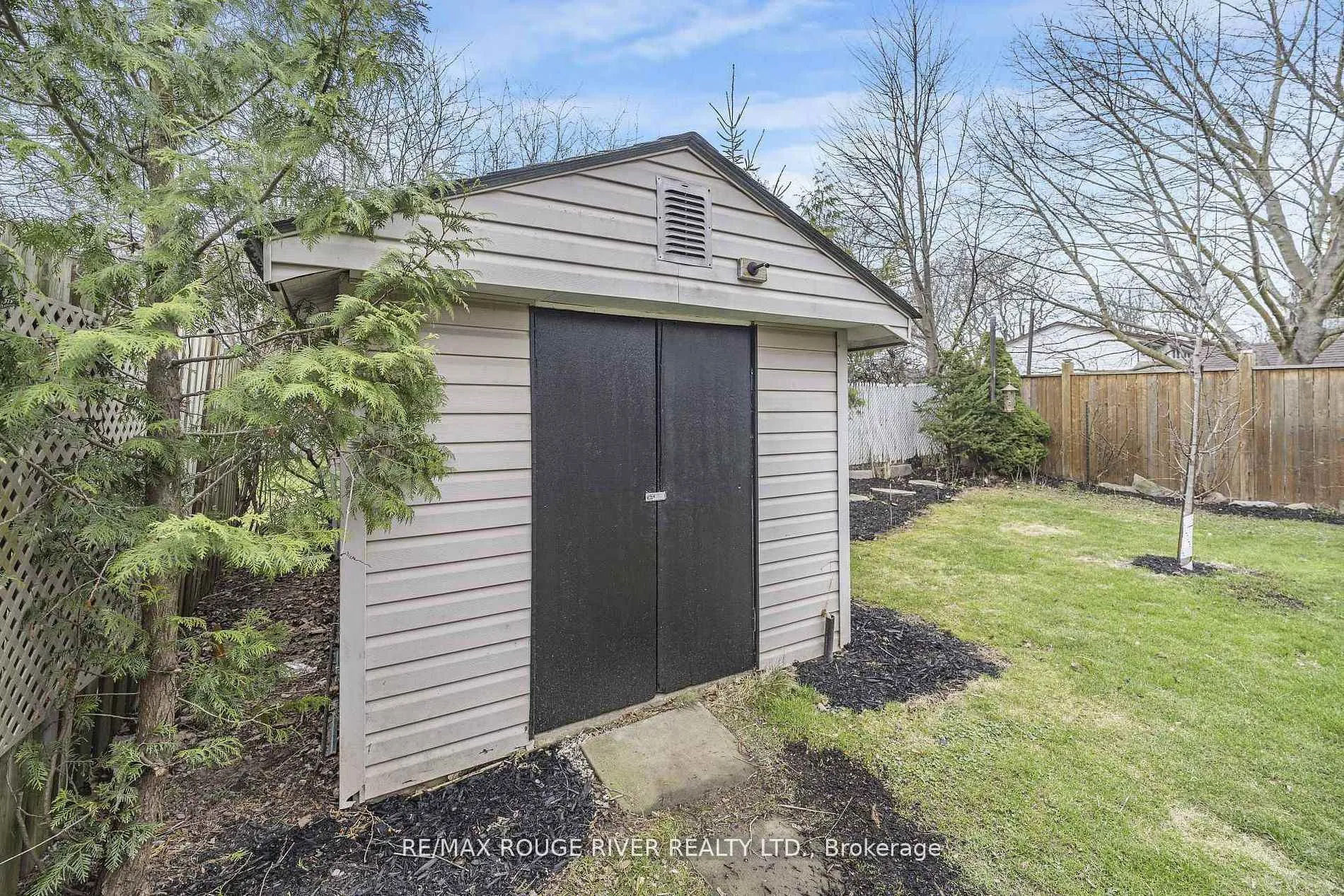 Photo 34 of 3201 Butler Place, Niagara Falls, Church's Lane — HOMEH