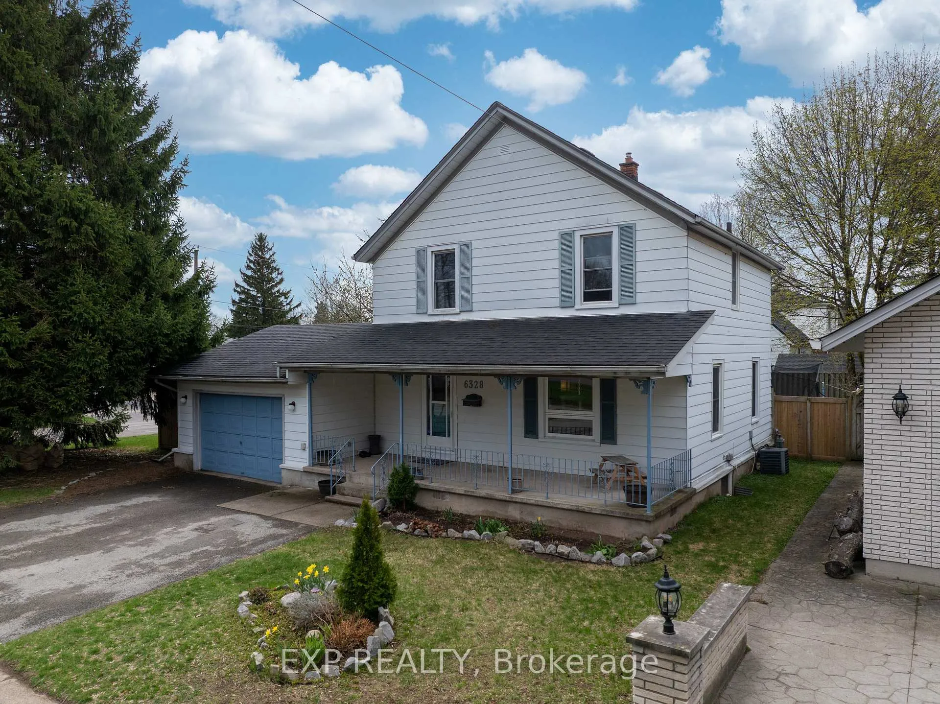 Photo 2 of 6328 Gore Street, Niagara Falls, Stamford — HOMEH