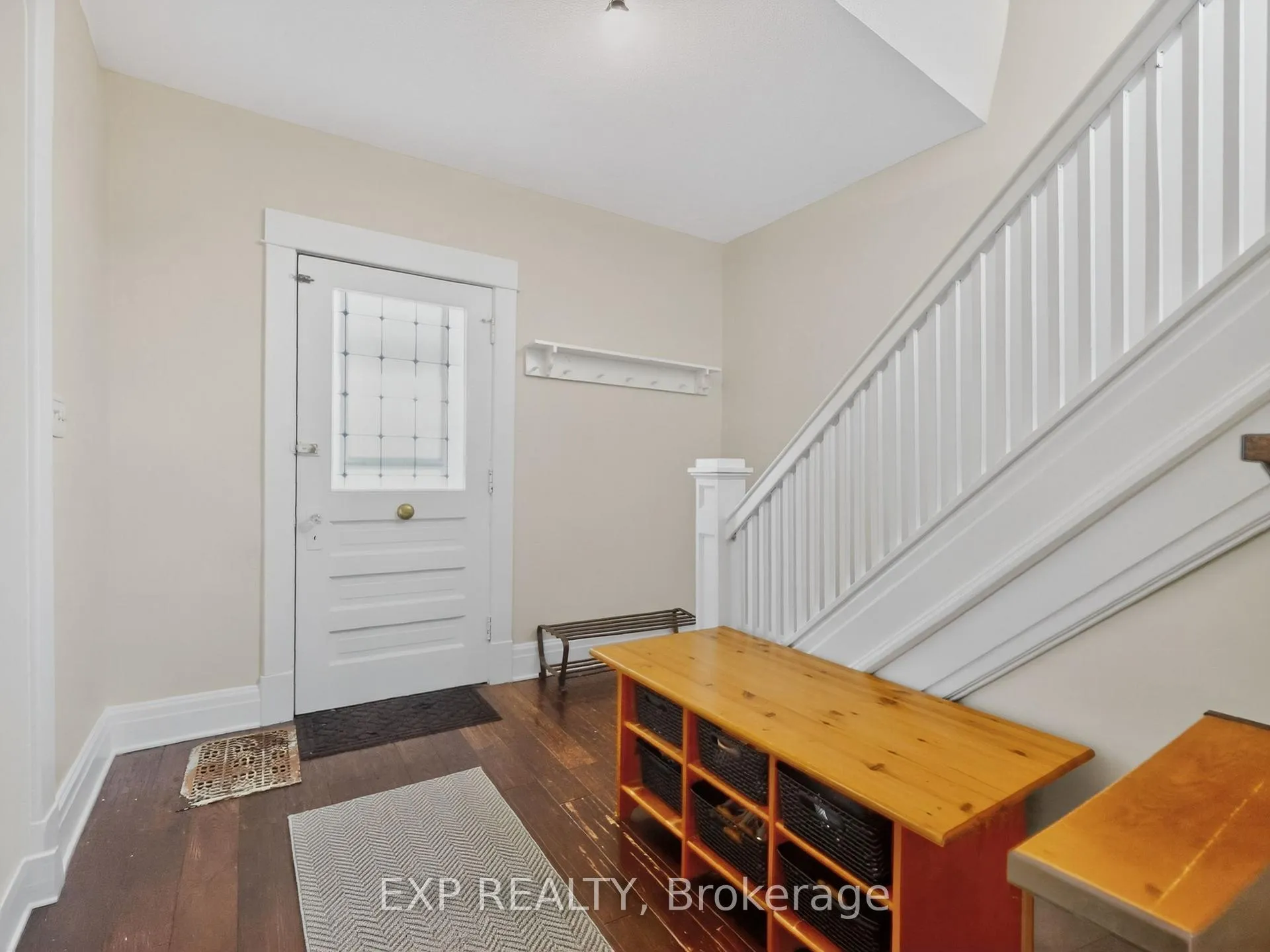 Photo 7 of 6328 Gore Street, Niagara Falls, Stamford — HOMEH
