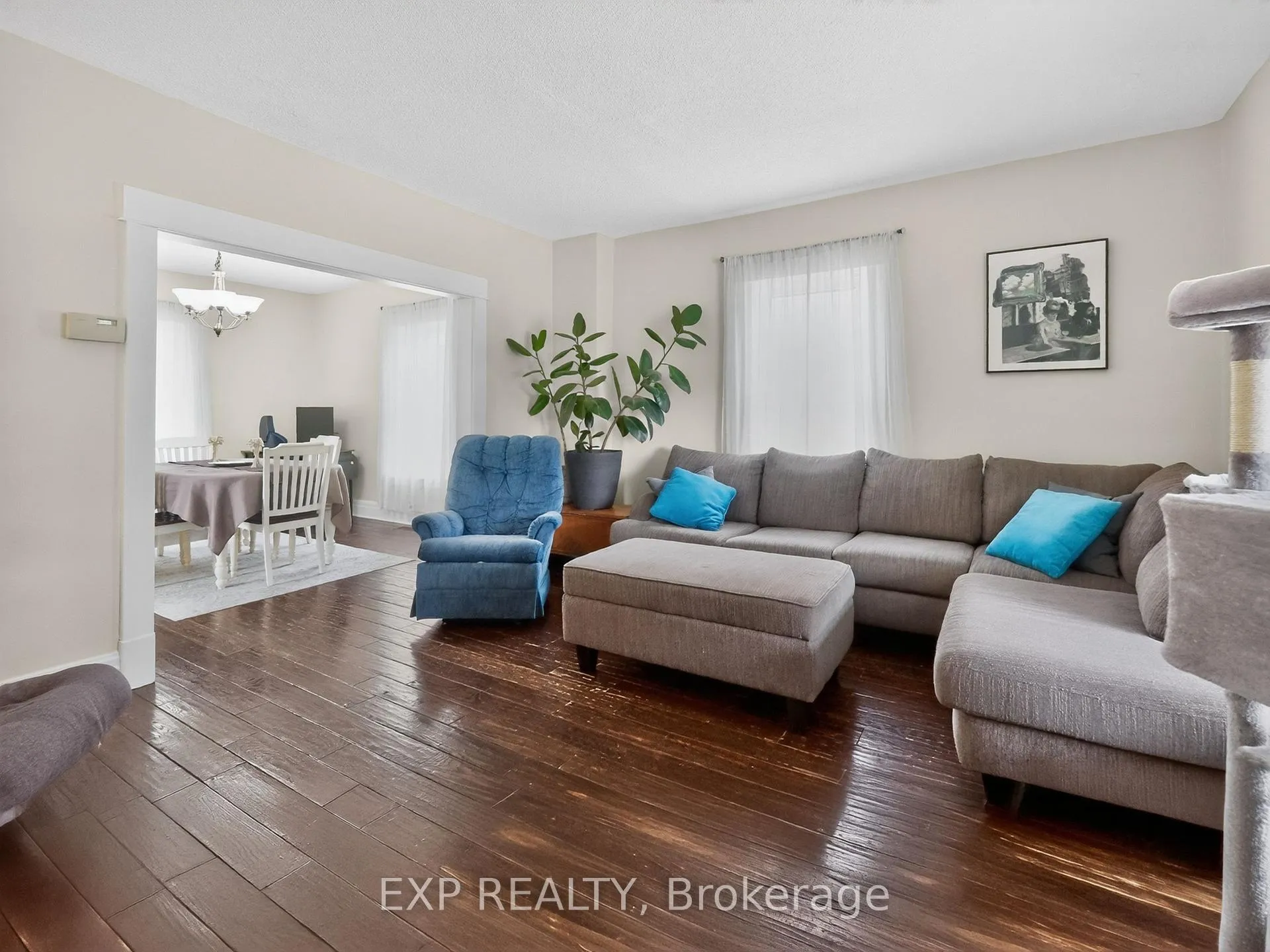 Photo 9 of 6328 Gore Street, Niagara Falls, Stamford — HOMEH