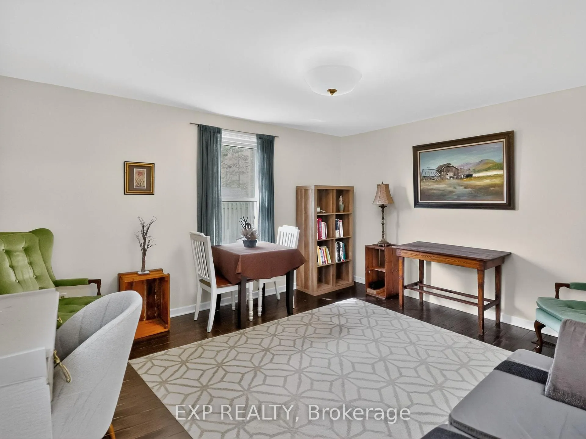 Photo 15 of 6328 Gore Street, Niagara Falls, Stamford — HOMEH