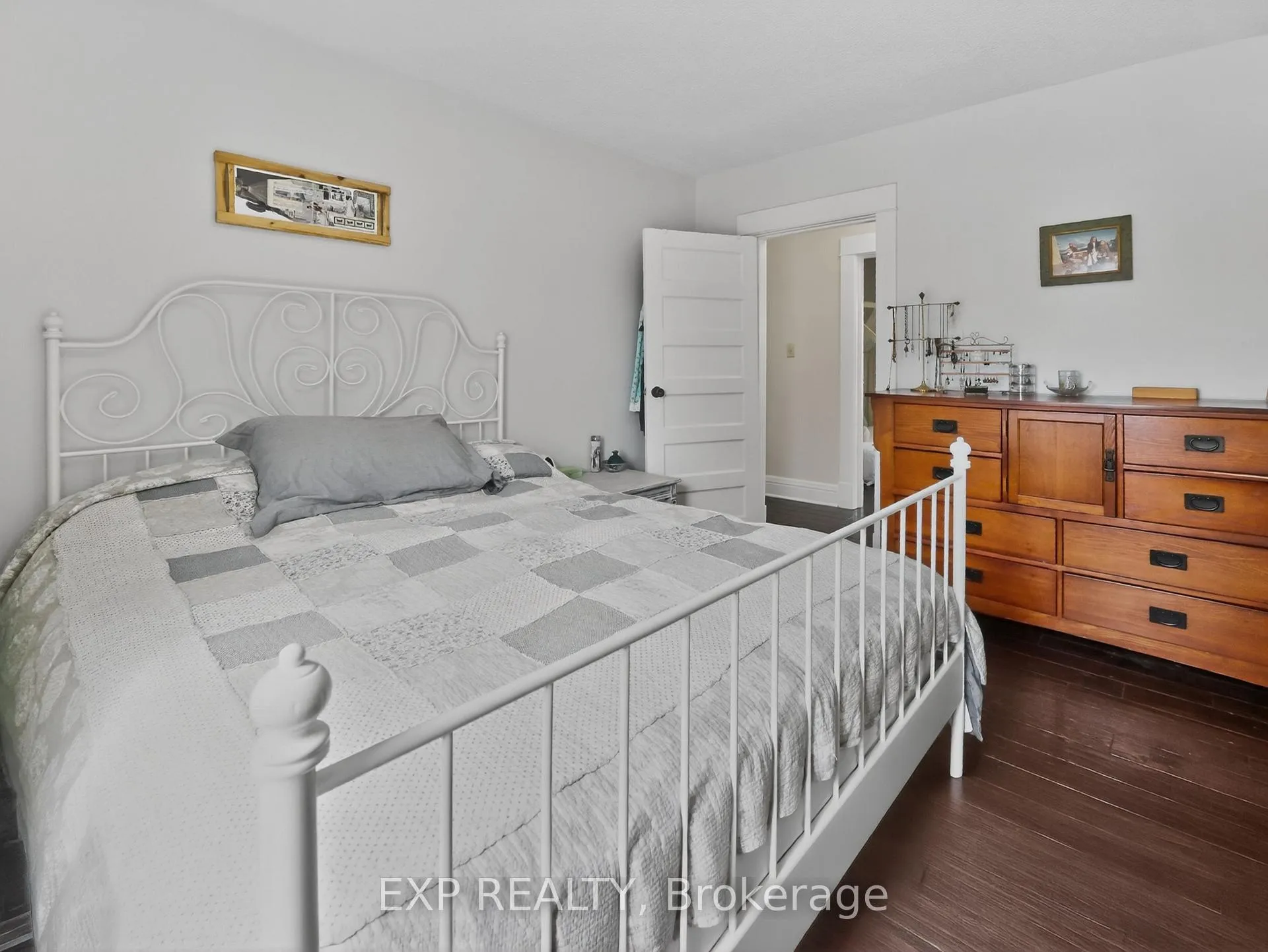 Photo 24 of 6328 Gore Street, Niagara Falls, Stamford — HOMEH