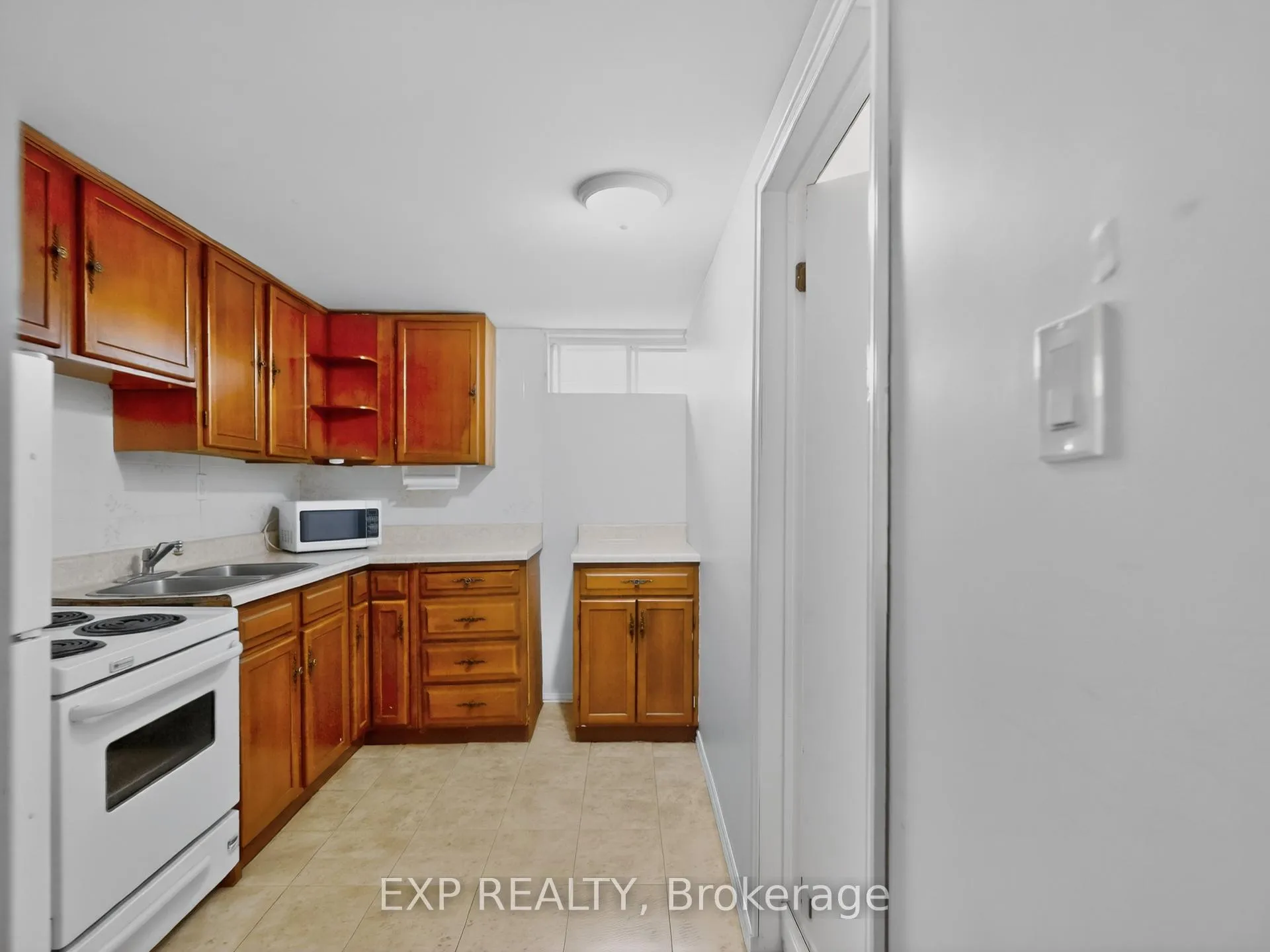 Photo 27 of 6328 Gore Street, Niagara Falls, Stamford — HOMEH