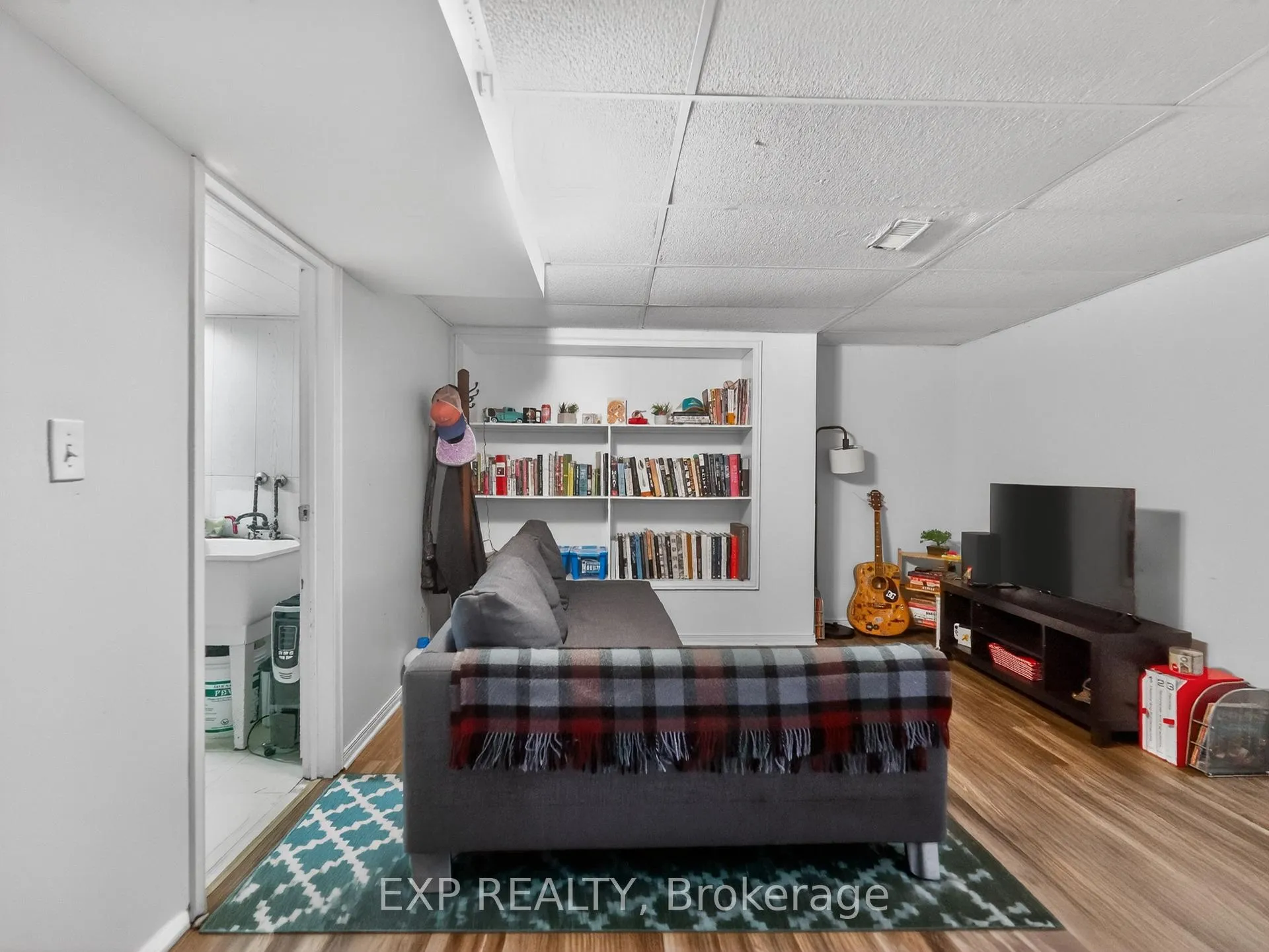Photo 36 of 6328 Gore Street, Niagara Falls, Stamford — HOMEH