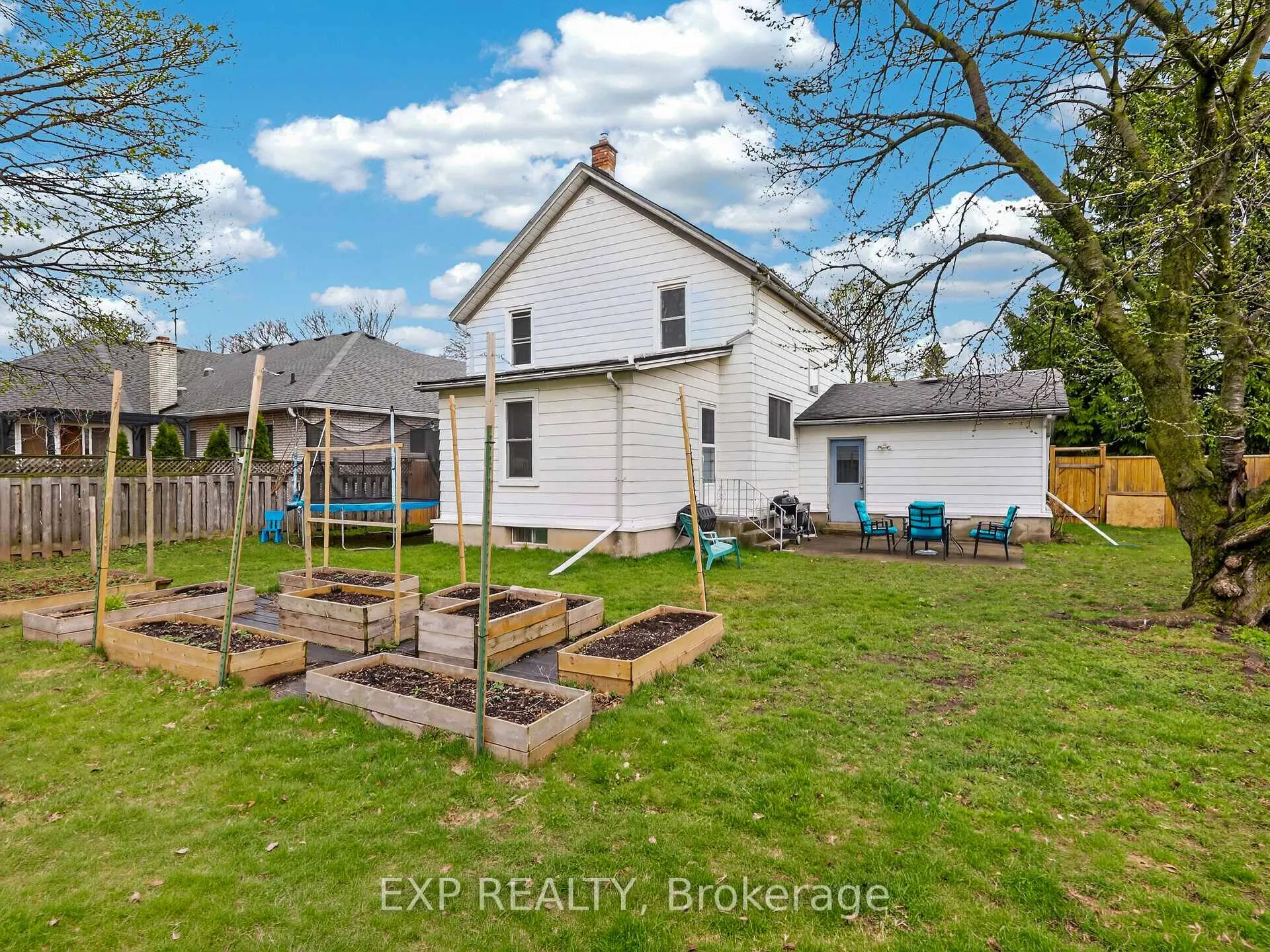 Photo 41 of 6328 Gore Street, Niagara Falls, Stamford — HOMEH