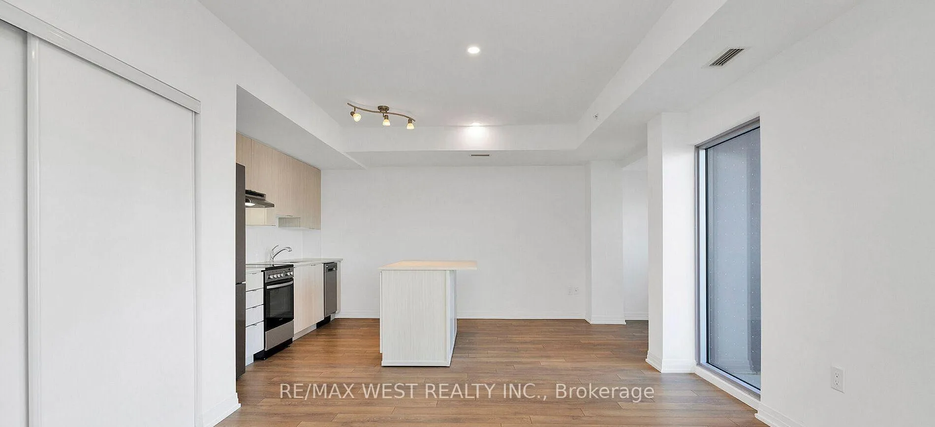 Photo 23 of Unit 201, 408 Browns Line, Etobicoke, Alderwood — HOMEH
