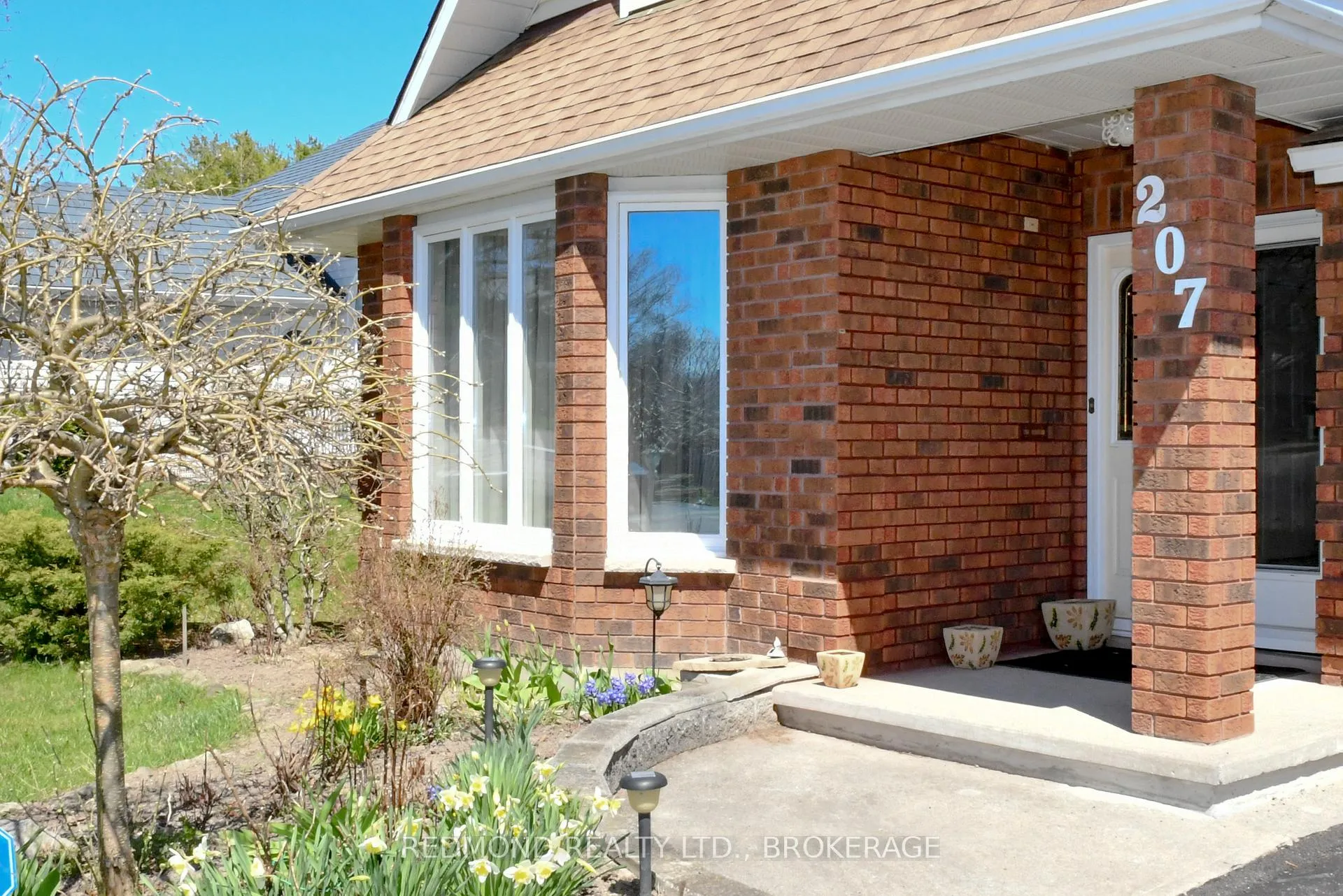Photo 5 of 207 Jean Drive, Gananoque — HOMEH