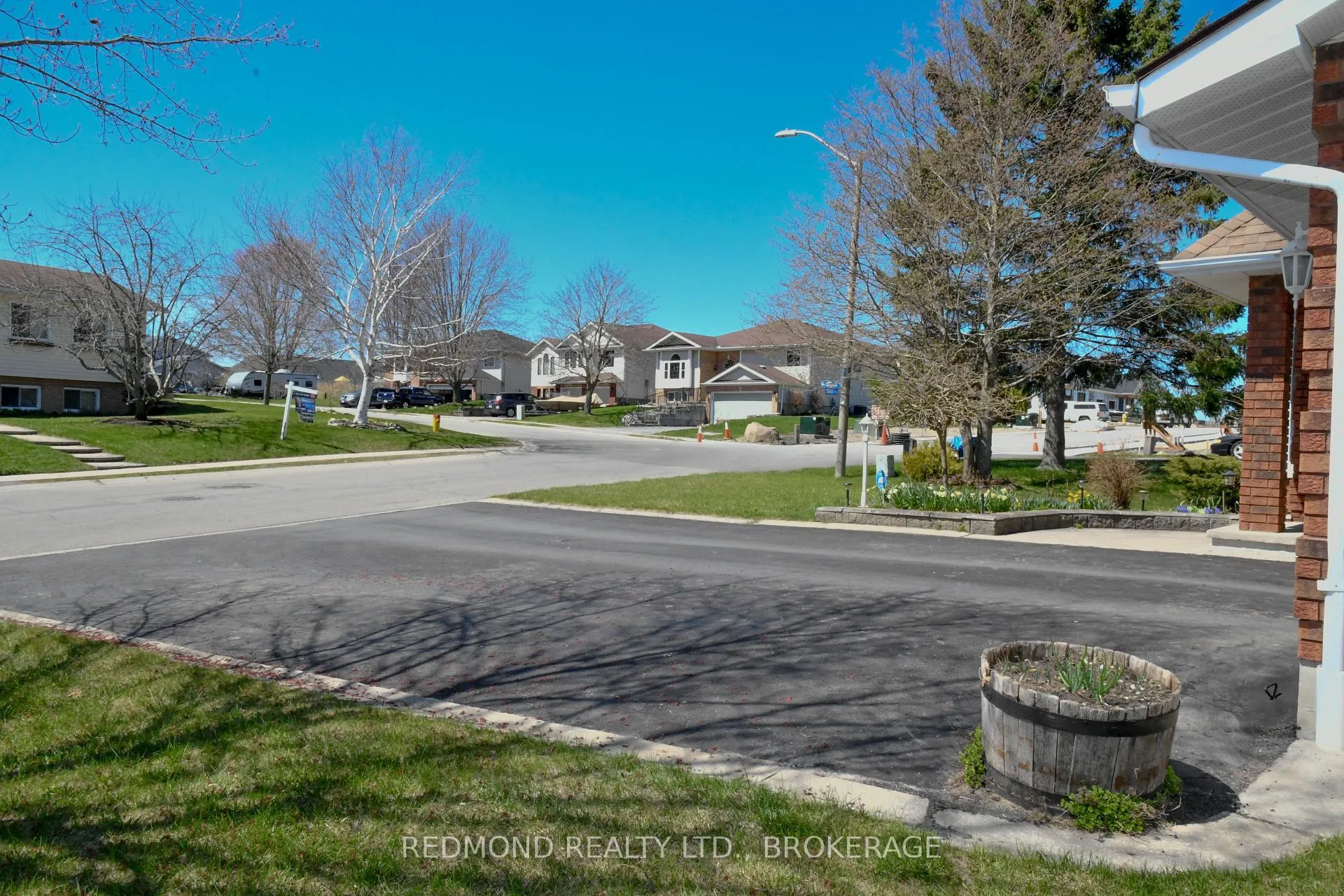 Photo 36 of 207 Jean Drive, Gananoque — HOMEH