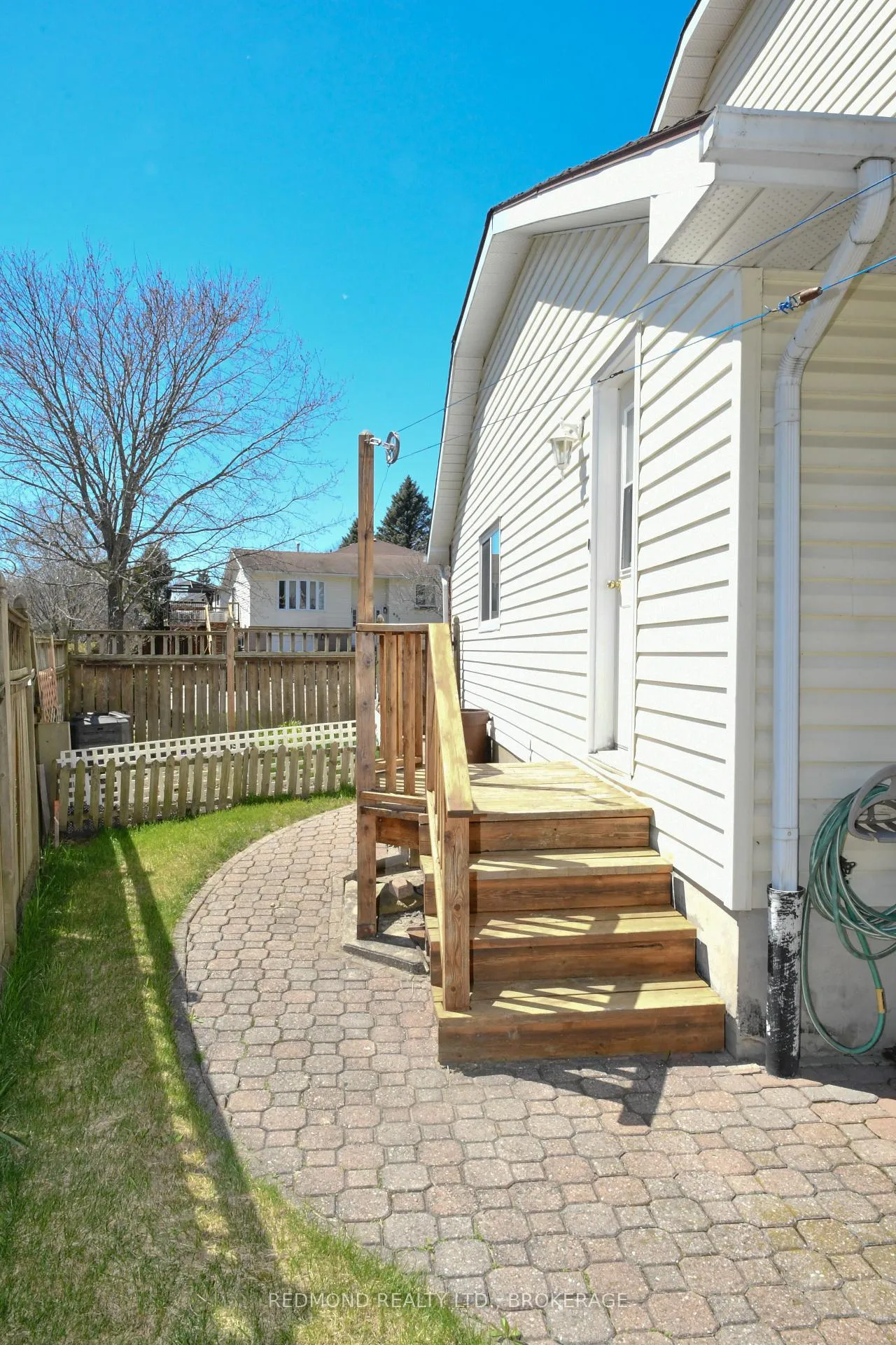 Photo 37 of 207 Jean Drive, Gananoque — HOMEH