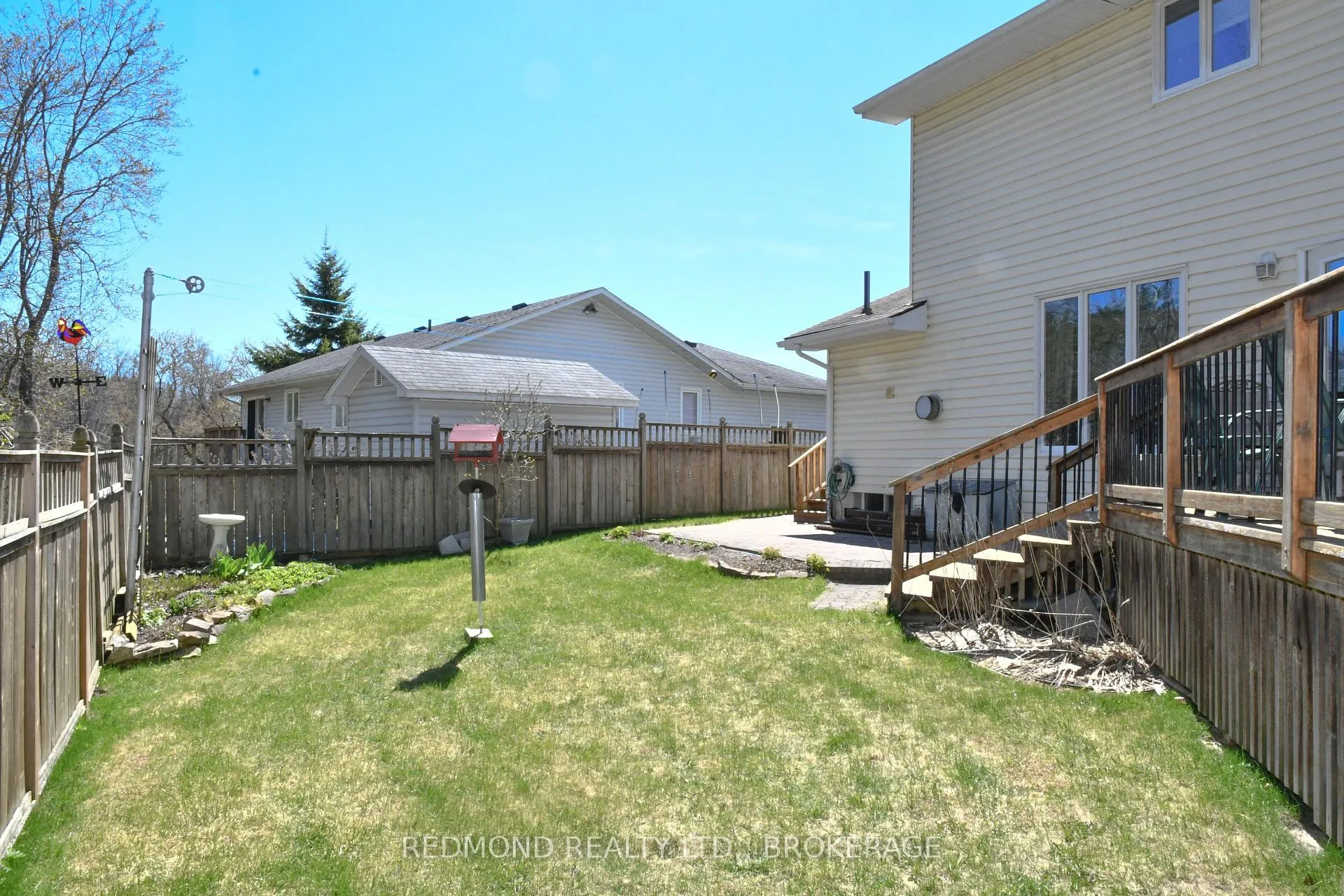 Photo 40 of 207 Jean Drive, Gananoque — HOMEH