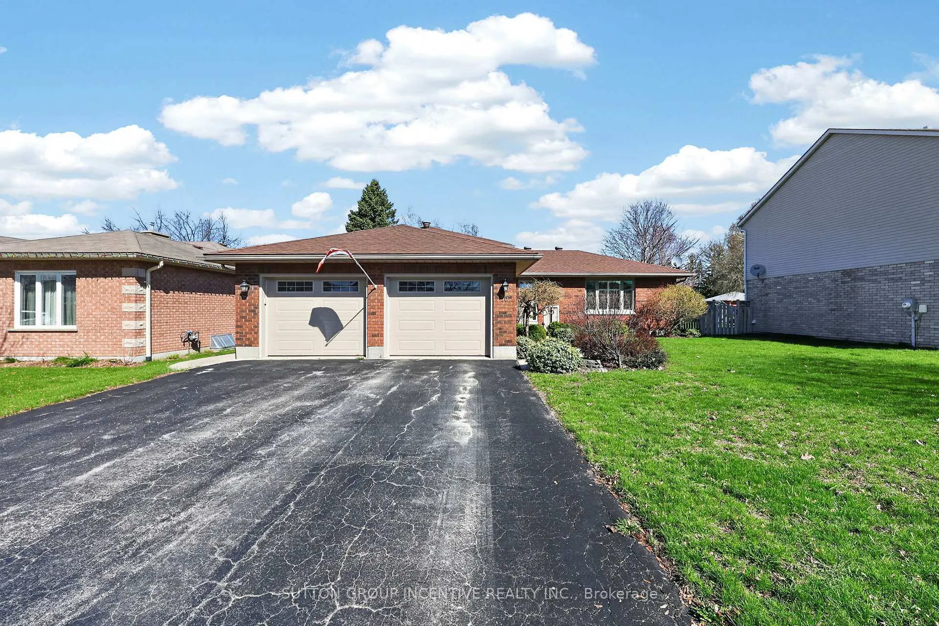 Photo 1 of 10 Archer Crescent, Springwater, Elmvale — HOMEH