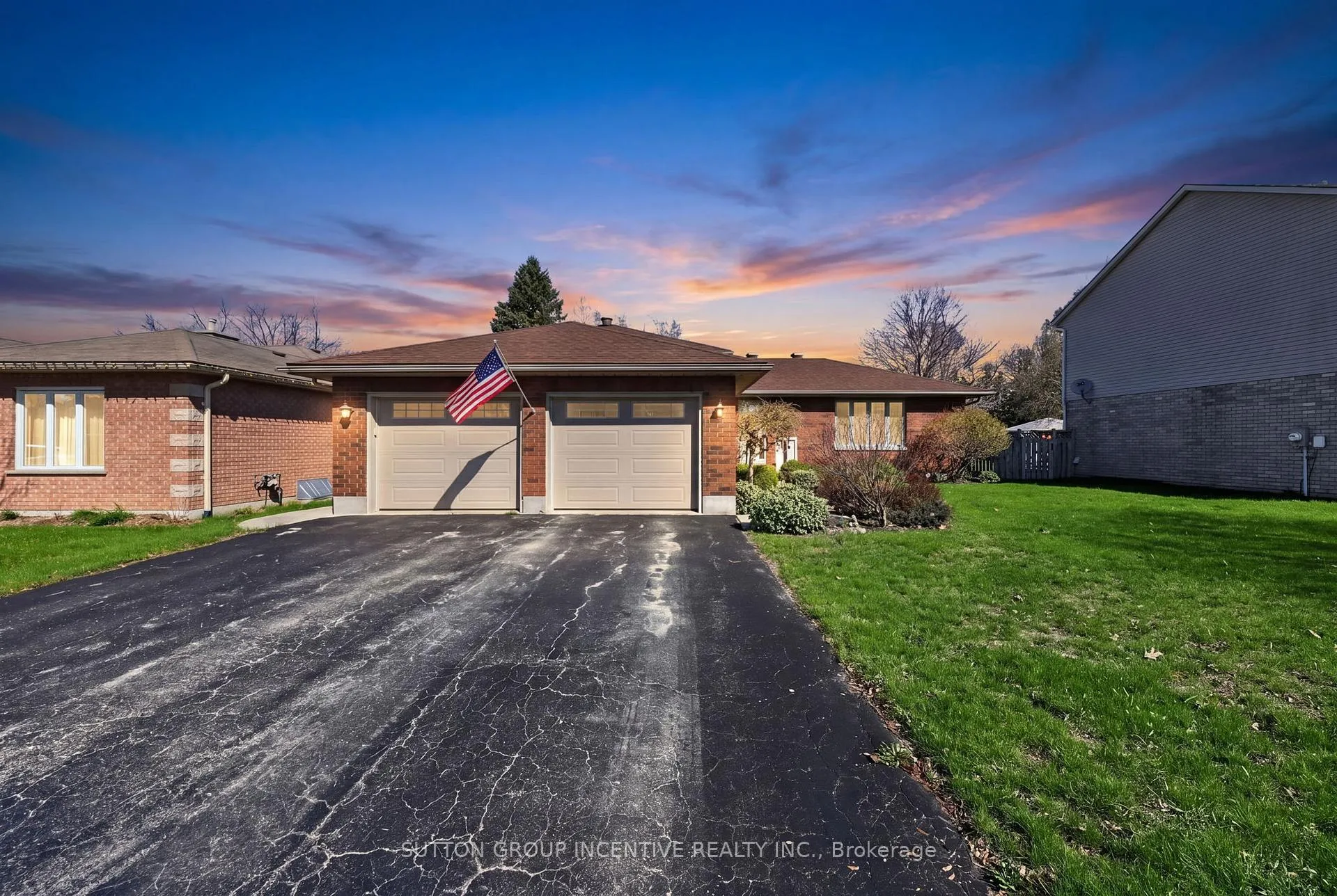 Photo 2 of 10 Archer Crescent, Springwater, Elmvale — HOMEH