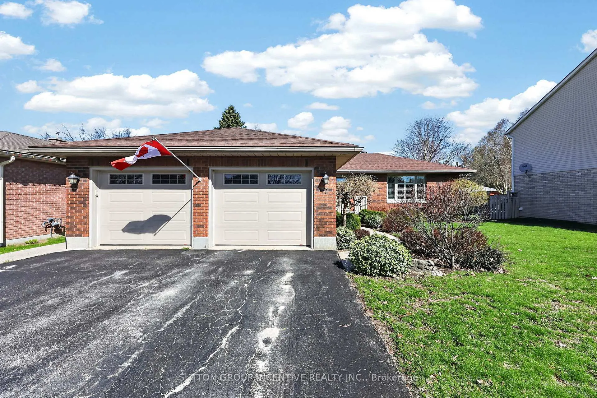 Photo 3 of 10 Archer Crescent, Springwater, Elmvale — HOMEH