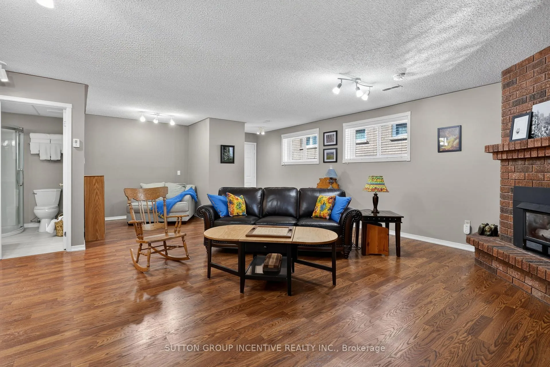 Photo 18 of 10 Archer Crescent, Springwater, Elmvale — HOMEH
