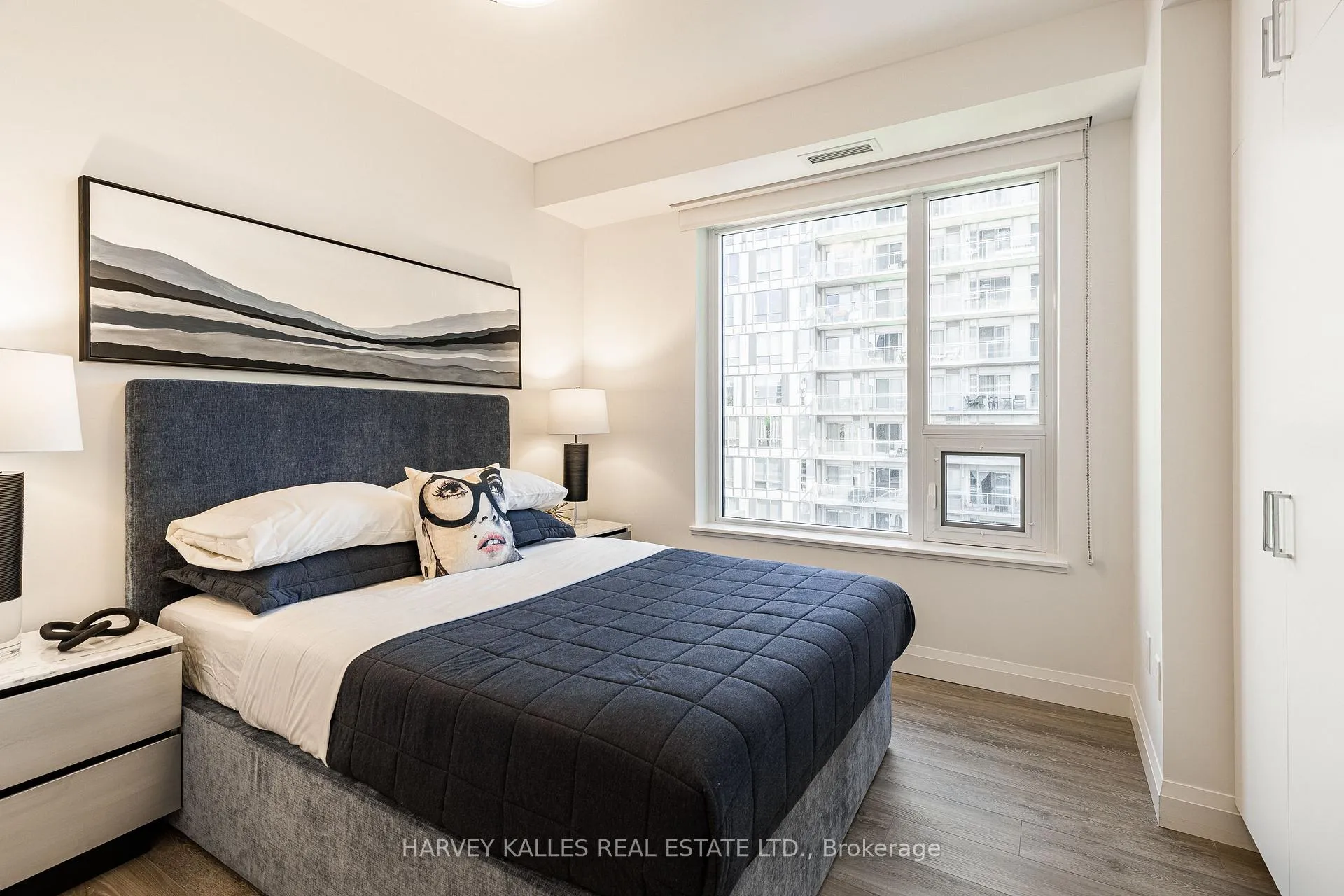Photo 4 of Unit 1302, 71 Redpath Avenue, Toronto, Mount Pleasant West — HOMEH
