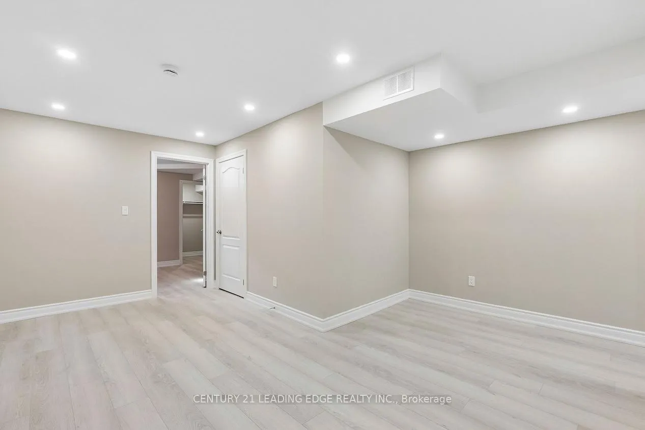 Photo 21 of 1981 Bur Oak Avenue, Markham, Greensborough — HOMEH