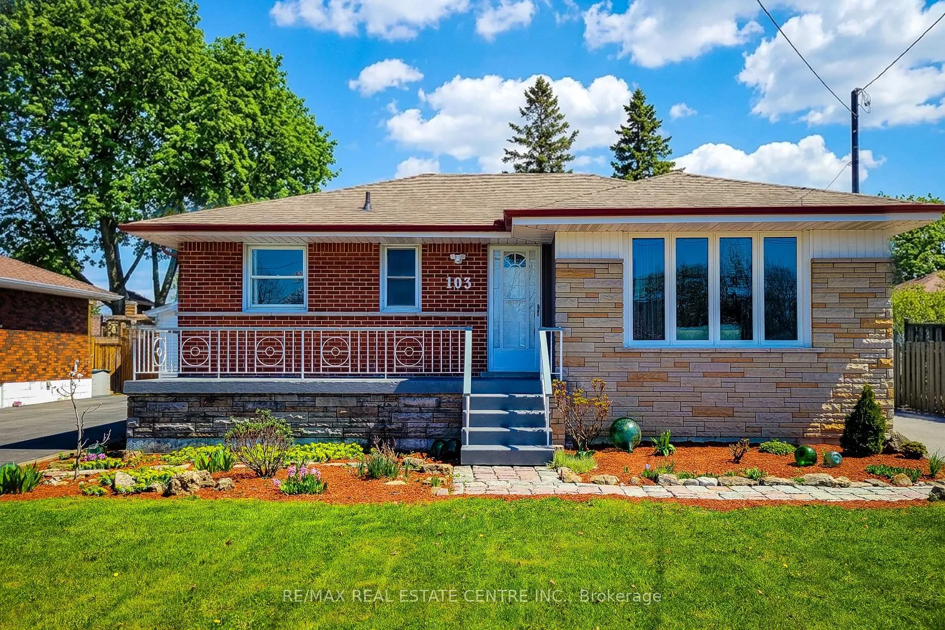 Photo 3 of 103 East 45th Street, Hamilton, Sunninghill — HOMEH