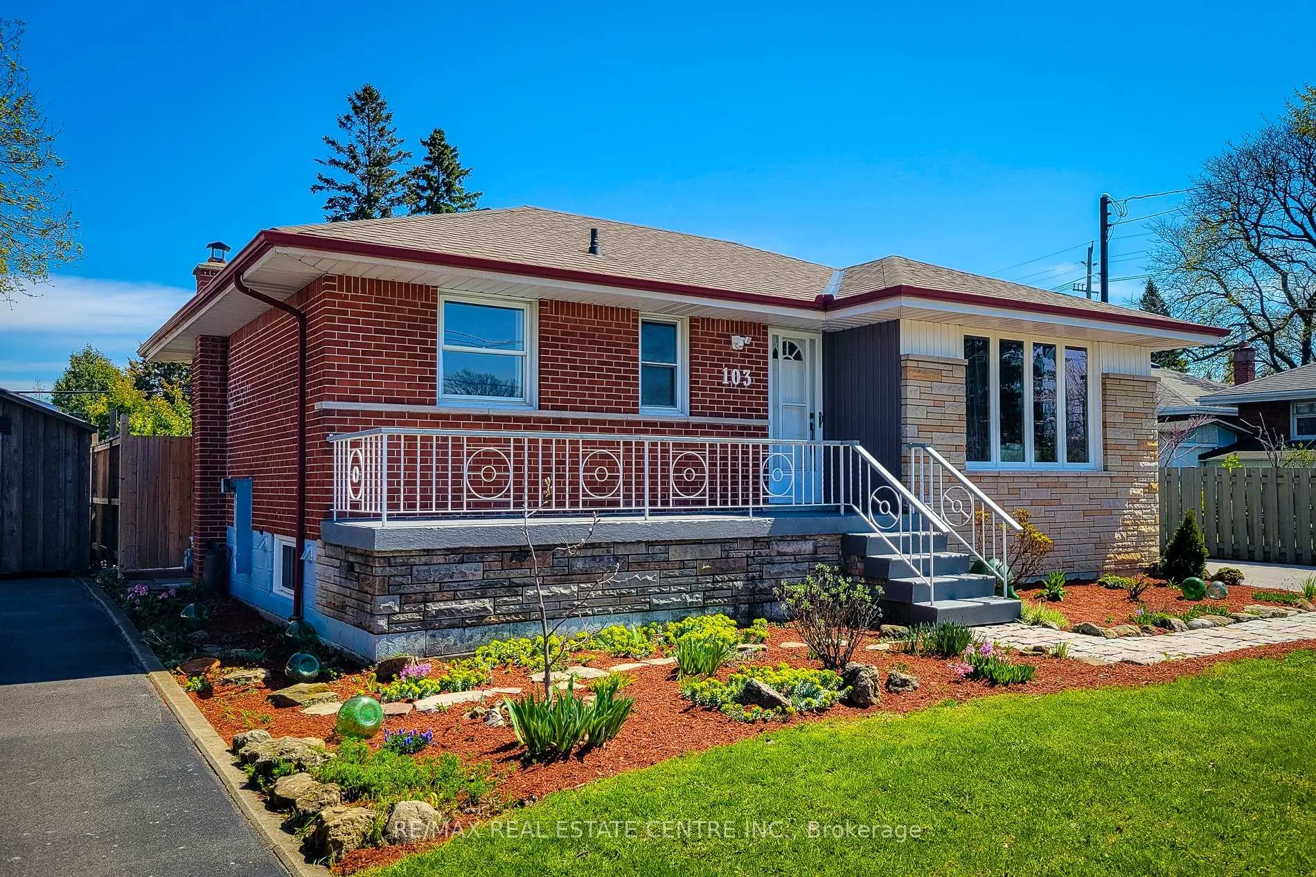 Photo 4 of 103 East 45th Street, Hamilton, Sunninghill — HOMEH