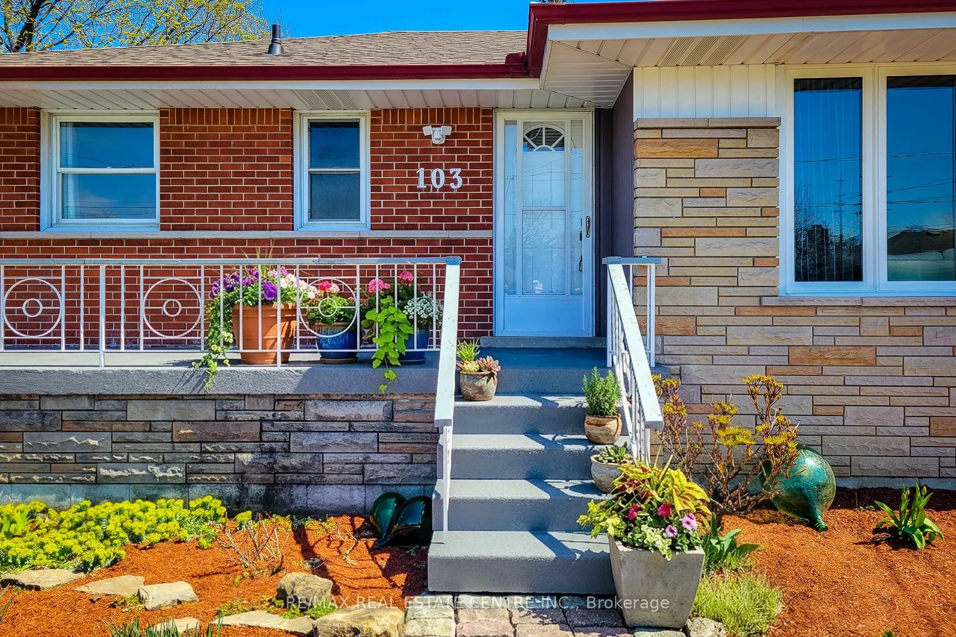 Photo 7 of 103 East 45th Street, Hamilton, Sunninghill — HOMEH