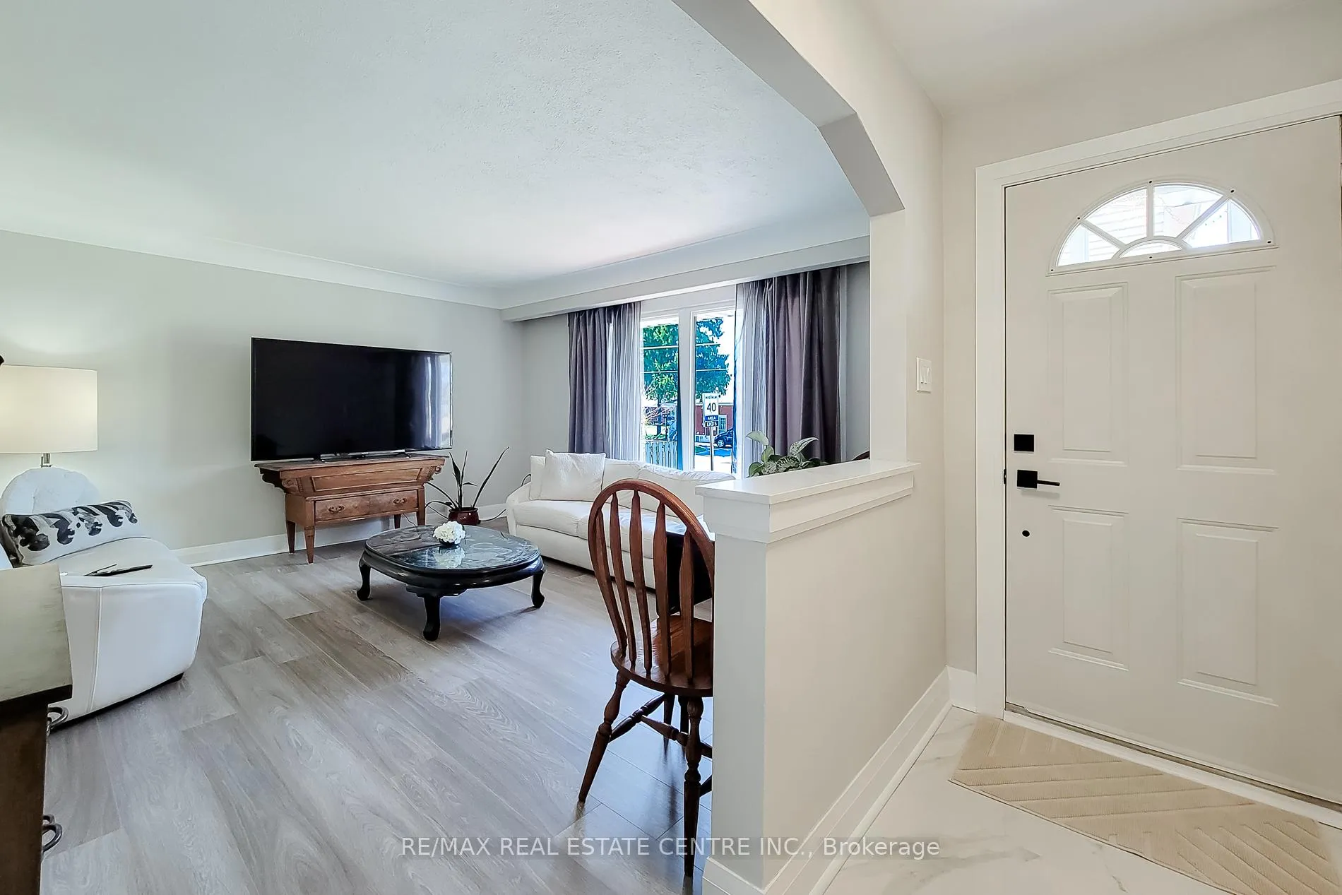 Photo 8 of 103 East 45th Street, Hamilton, Sunninghill — HOMEH