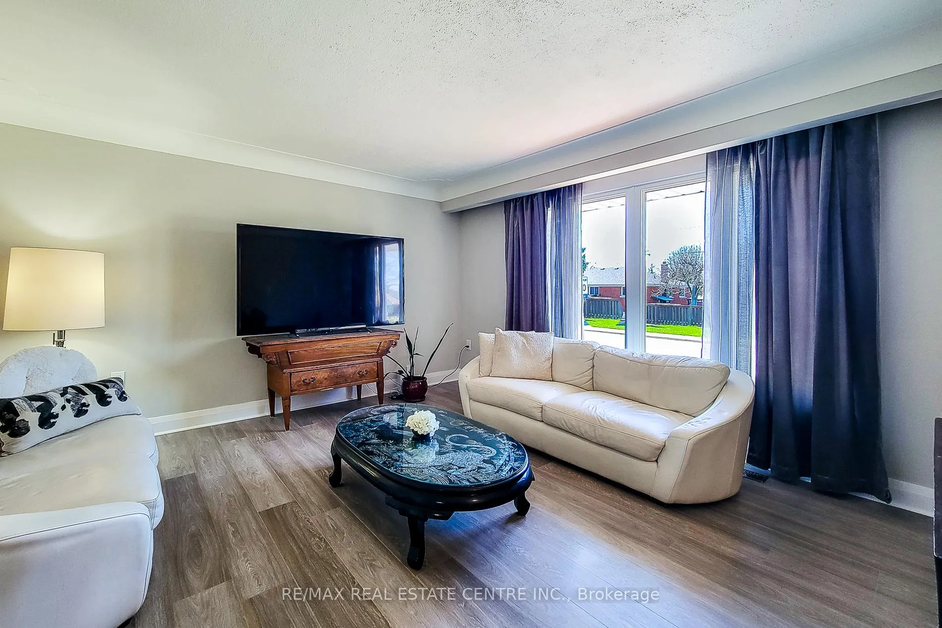 Photo 9 of 103 East 45th Street, Hamilton, Sunninghill — HOMEH