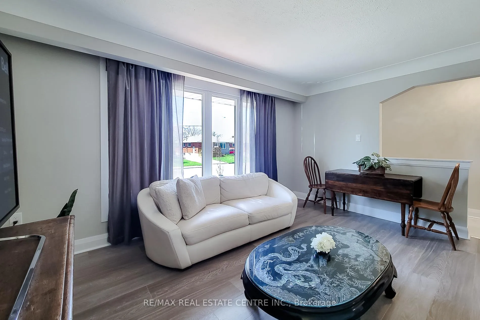 Photo 10 of 103 East 45th Street, Hamilton, Sunninghill — HOMEH