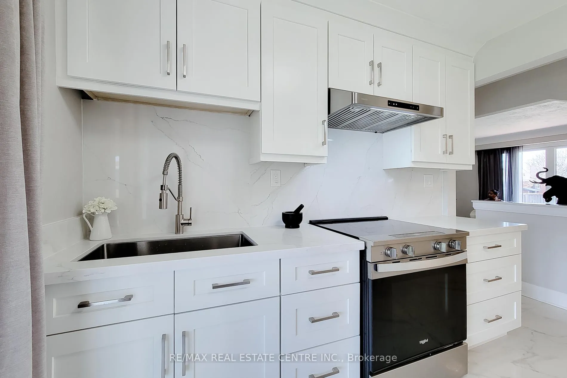 Photo 15 of 103 East 45th Street, Hamilton, Sunninghill — HOMEH