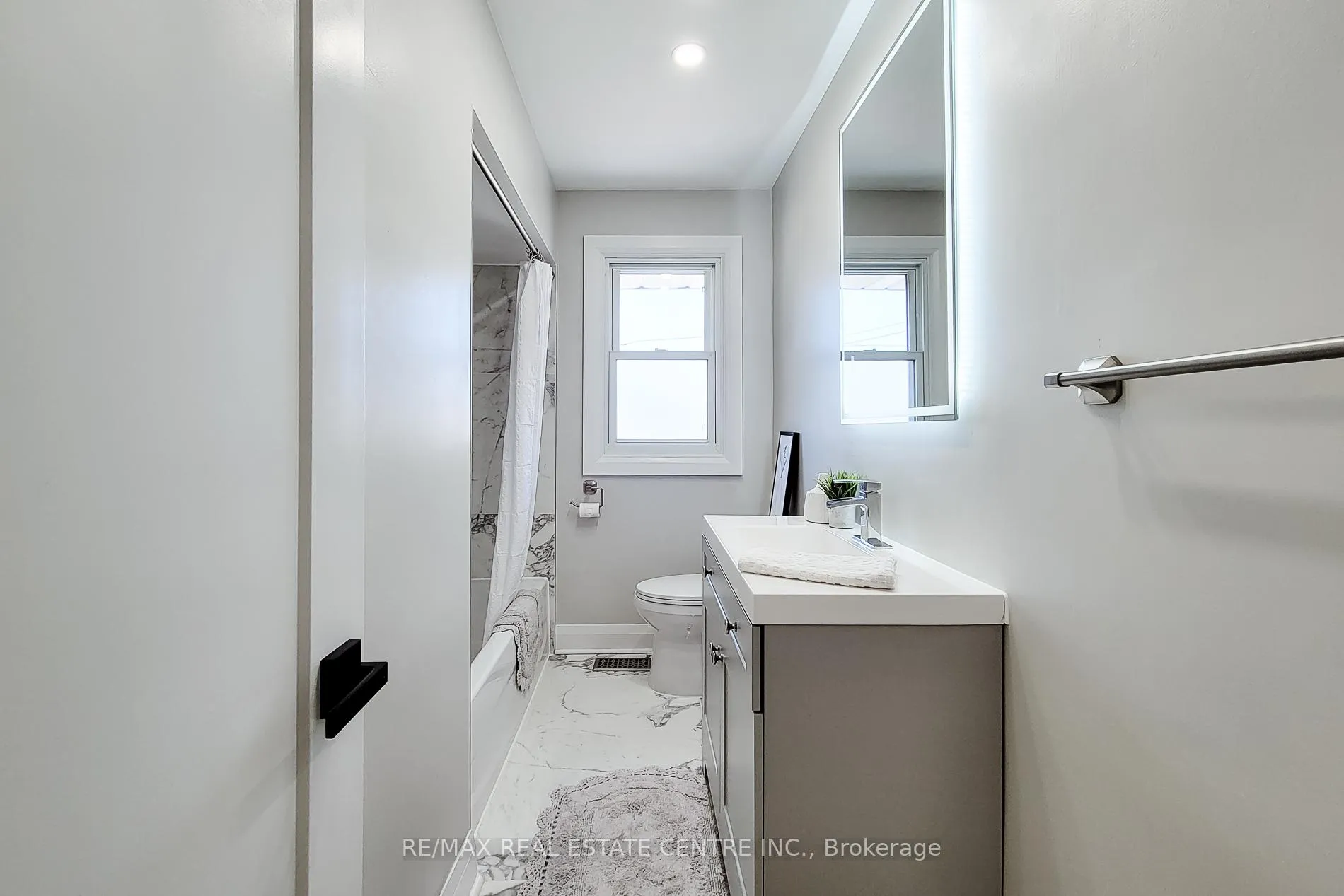 Photo 27 of 103 East 45th Street, Hamilton, Sunninghill — HOMEH