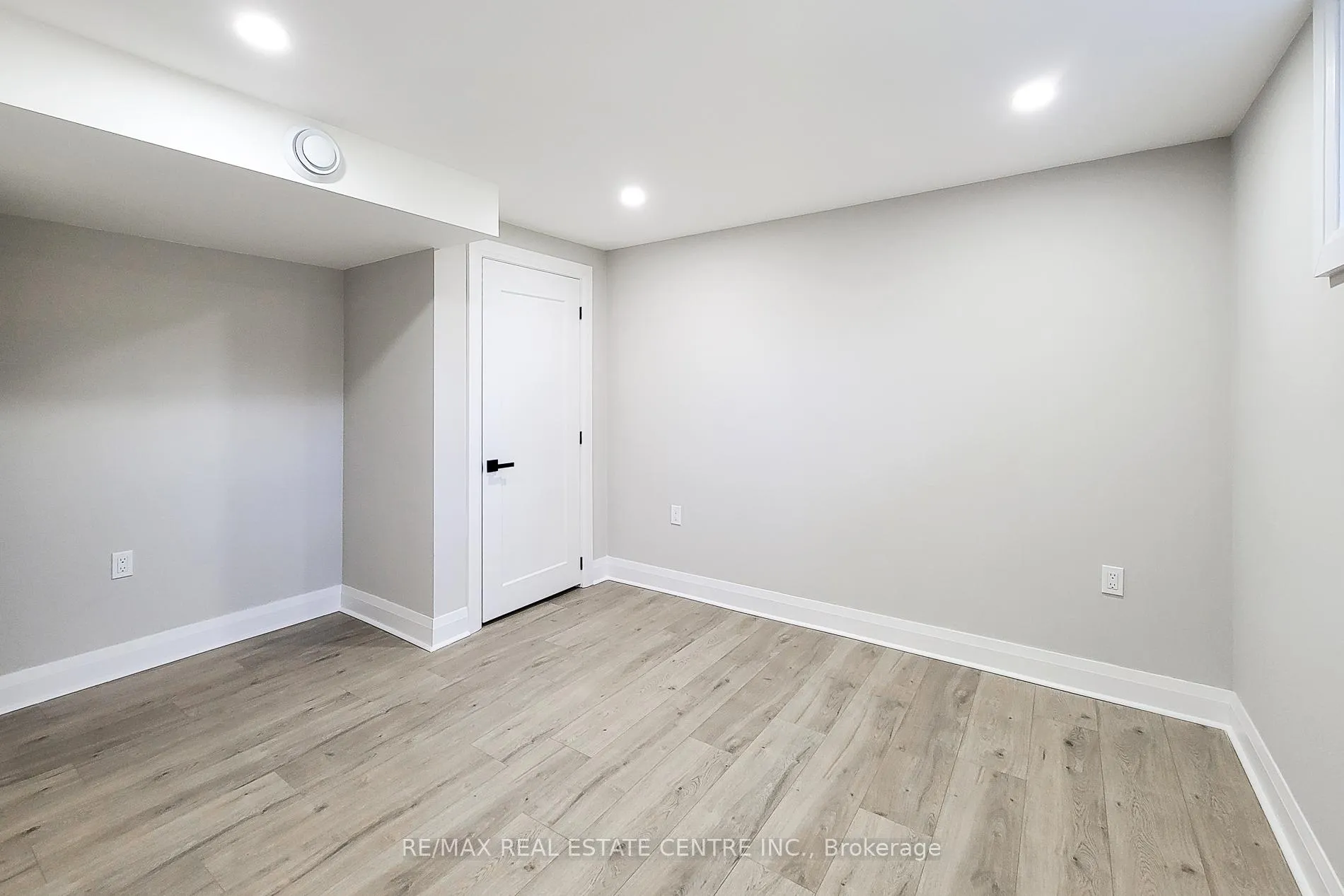Photo 36 of 103 East 45th Street, Hamilton, Sunninghill — HOMEH