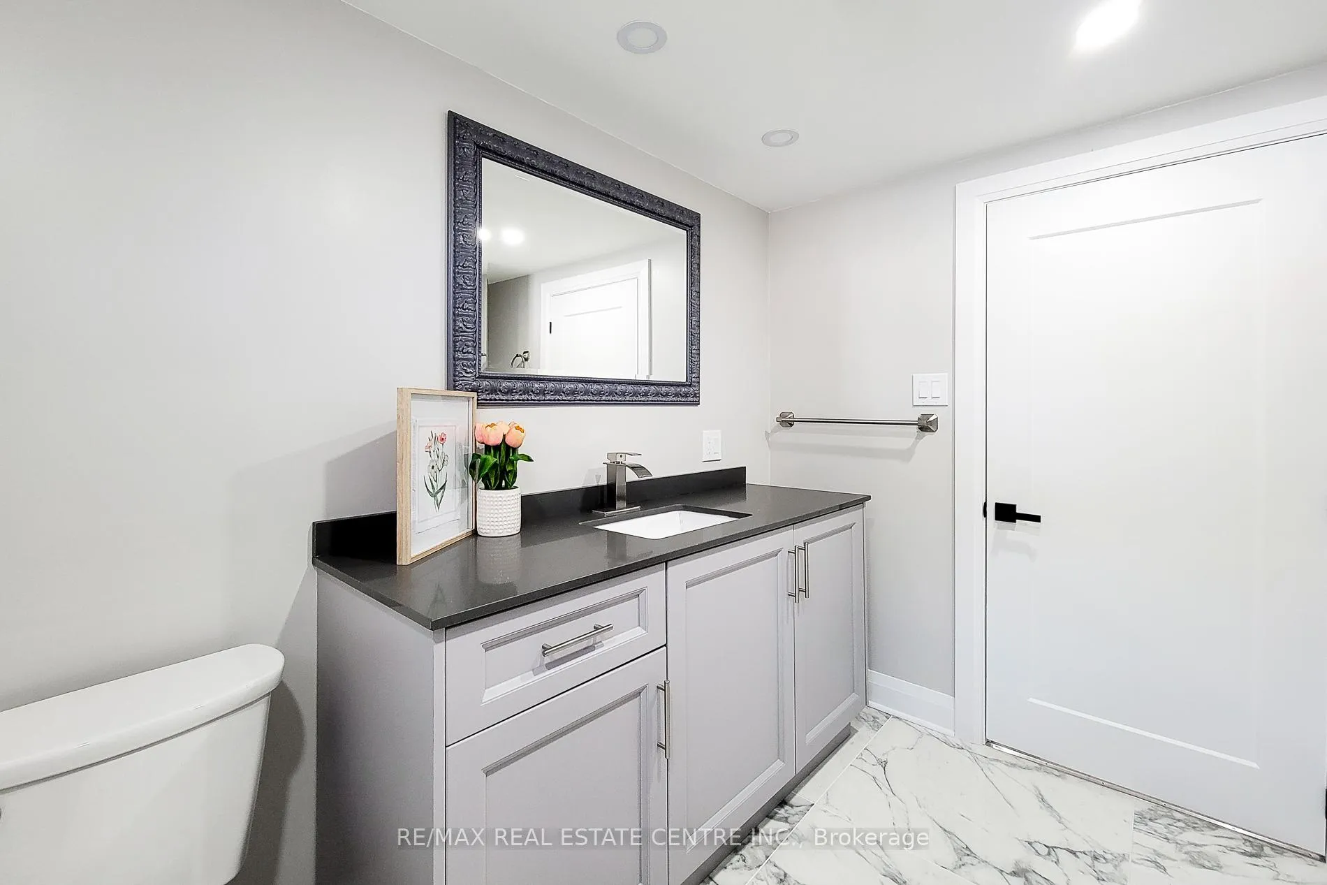 Photo 38 of 103 East 45th Street, Hamilton, Sunninghill — HOMEH