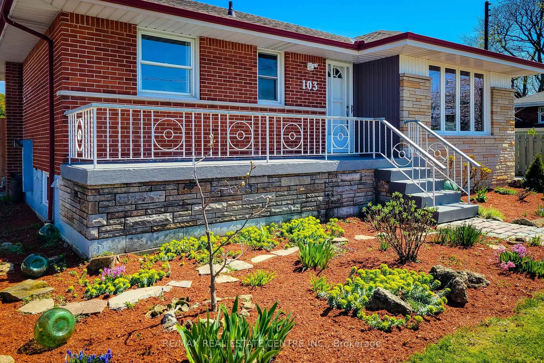 Photo 49 of 103 East 45th Street, Hamilton, Sunninghill — HOMEH