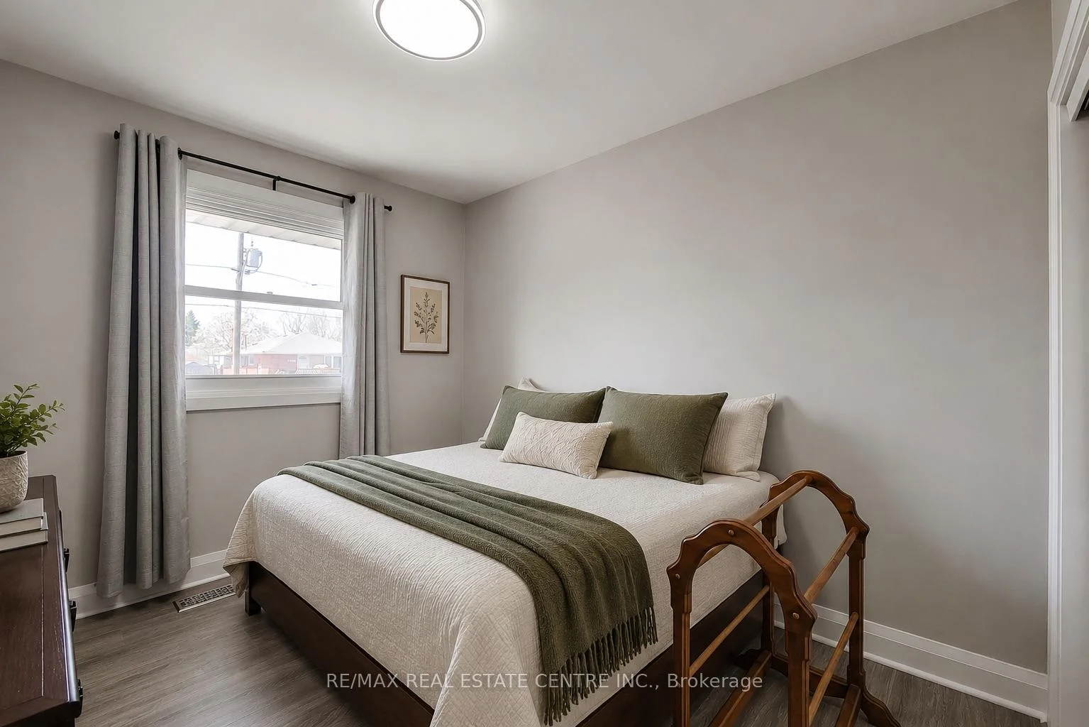 Photo 55 of 103 East 45th Street, Hamilton, Sunninghill — HOMEH