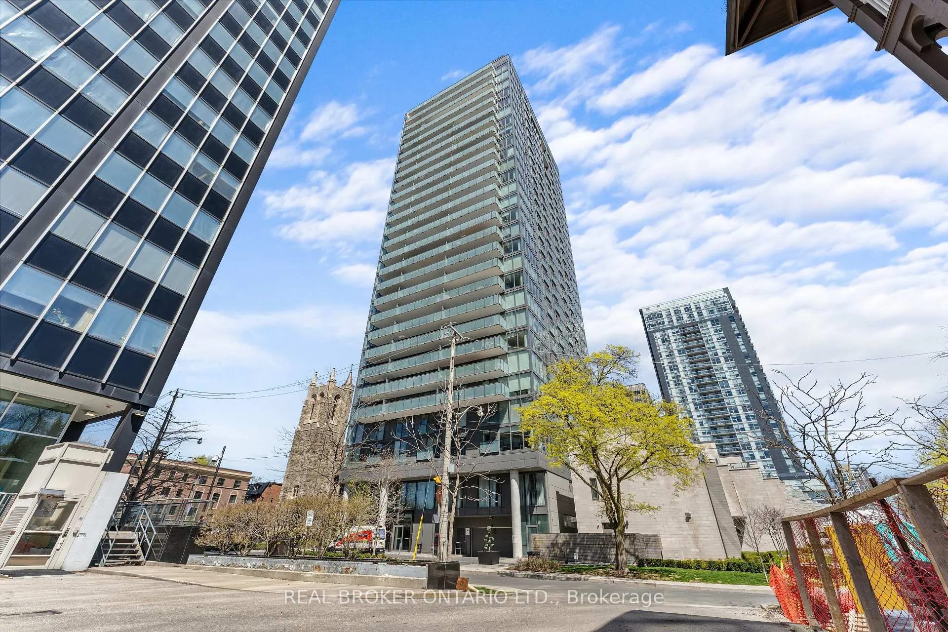 Photo 2 of Unit 906, 99 Foxbar Road, Toronto, Yonge-St. Clair — HOMEH