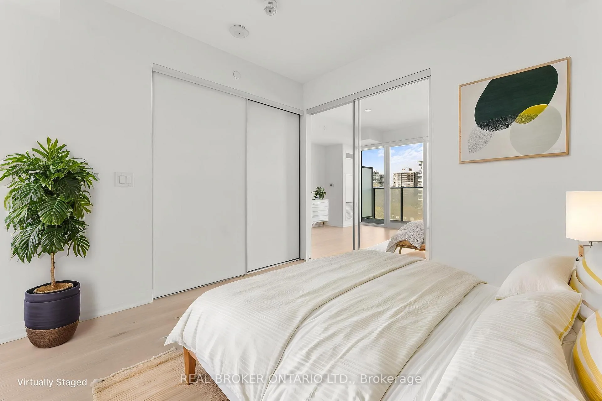 Photo 13 of Unit 906, 99 Foxbar Road, Toronto, Yonge-St. Clair — HOMEH