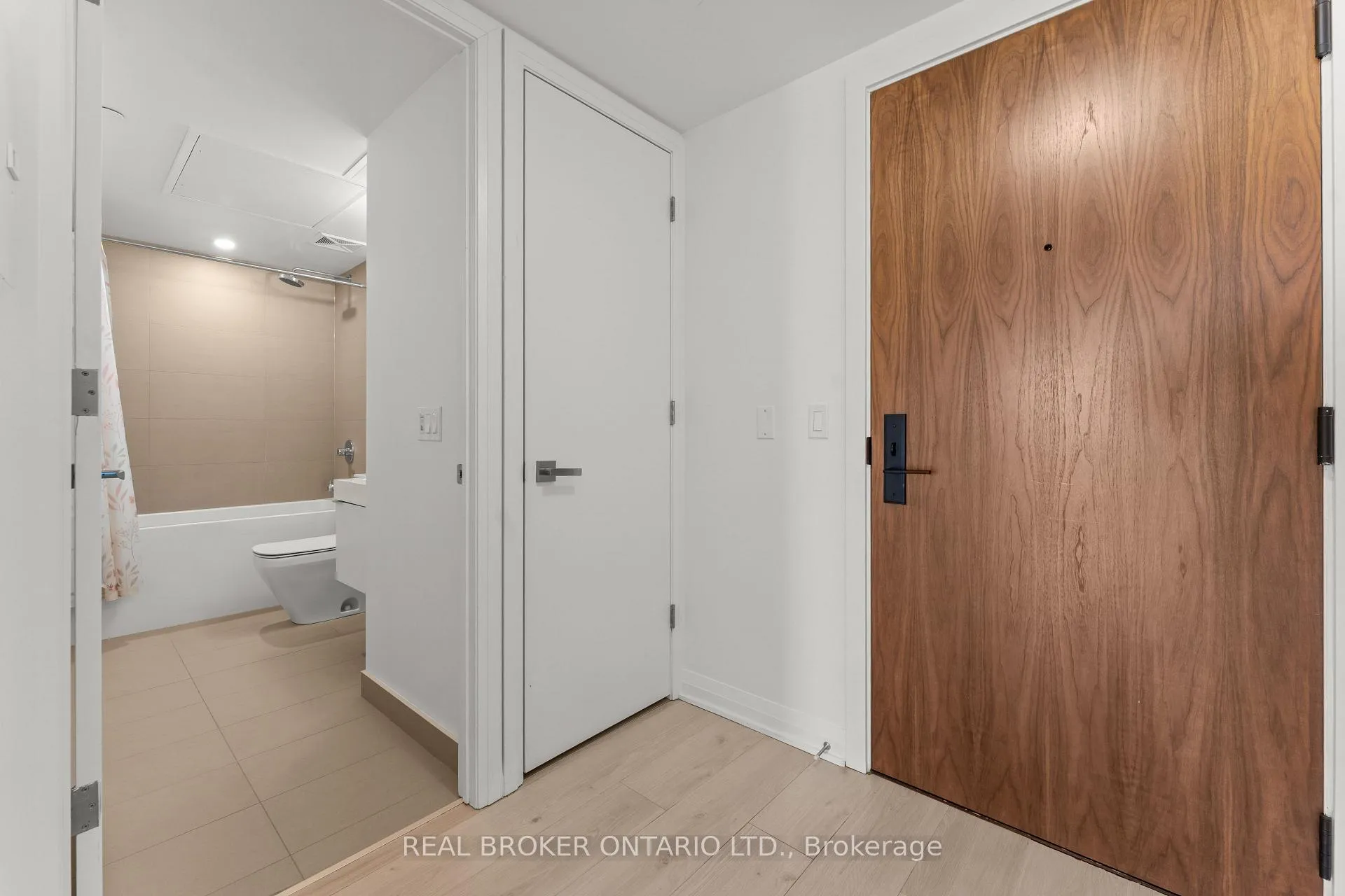 Photo 17 of Unit 906, 99 Foxbar Road, Toronto, Yonge-St. Clair — HOMEH
