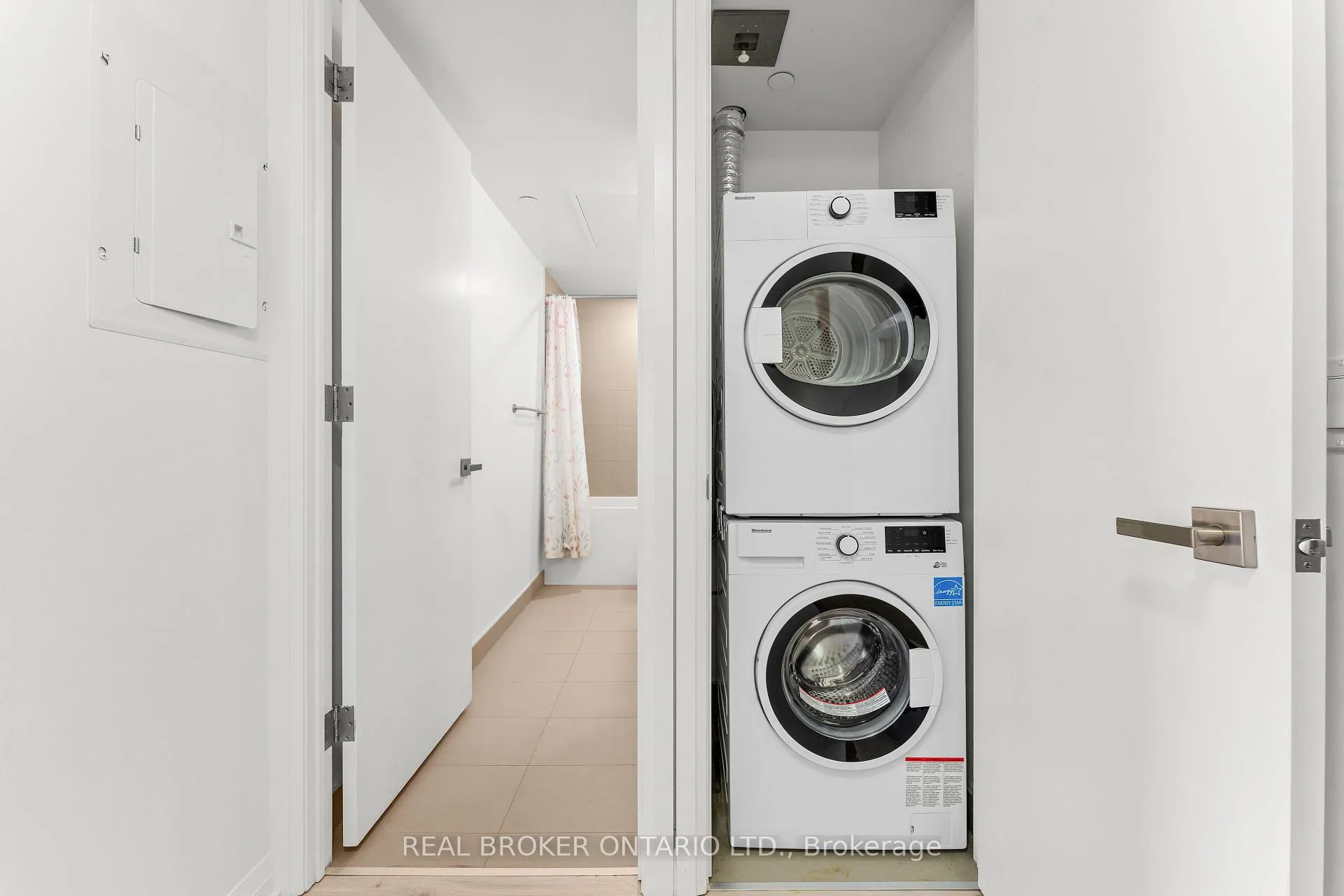 Photo 18 of Unit 906, 99 Foxbar Road, Toronto, Yonge-St. Clair — HOMEH