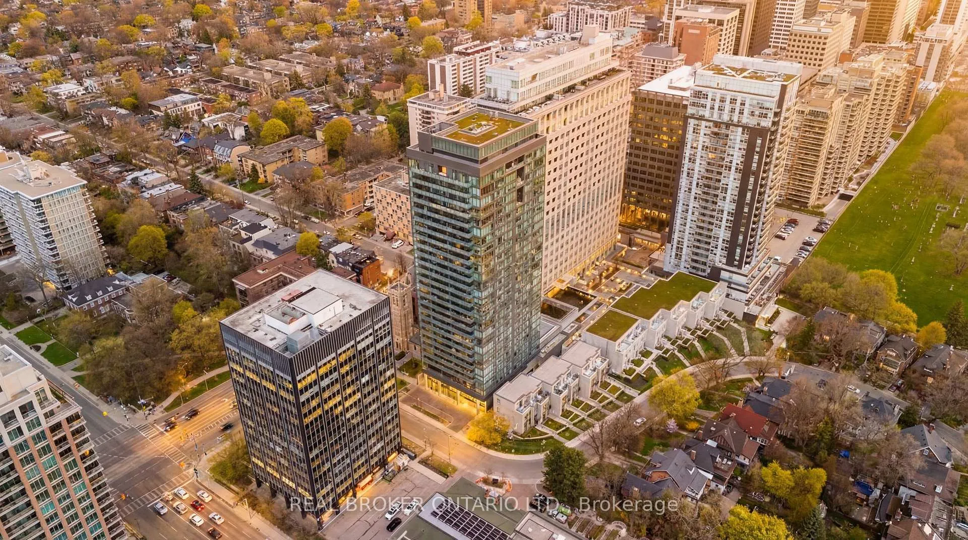 Photo 32 of Unit 906, 99 Foxbar Road, Toronto, Yonge-St. Clair — HOMEH