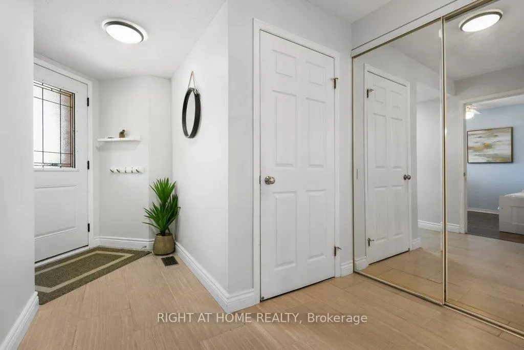 Photo 6 of 223 Longshire Circle, Ottawa, Barrhaven - Longfields — HOMEH