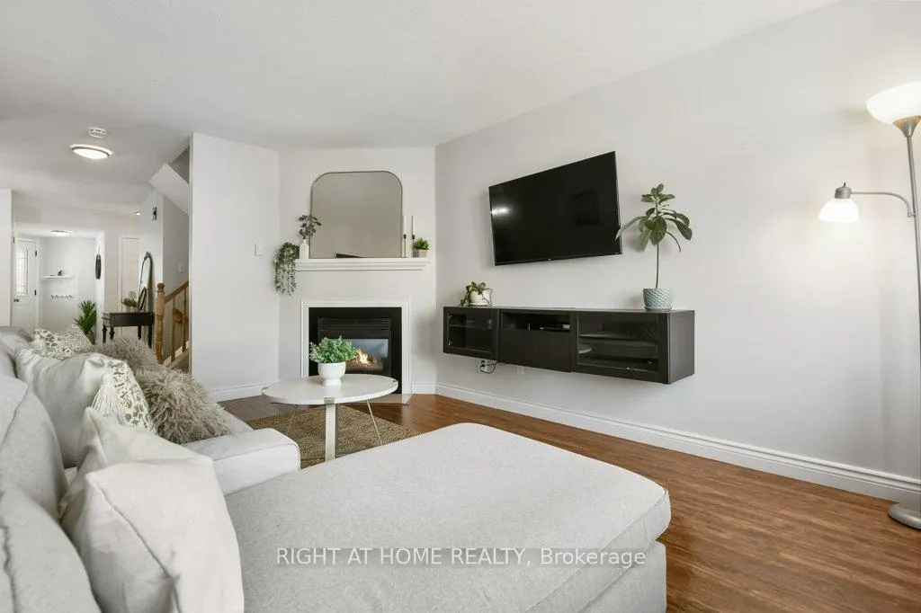 Photo 8 of 223 Longshire Circle, Ottawa, Barrhaven - Longfields — HOMEH