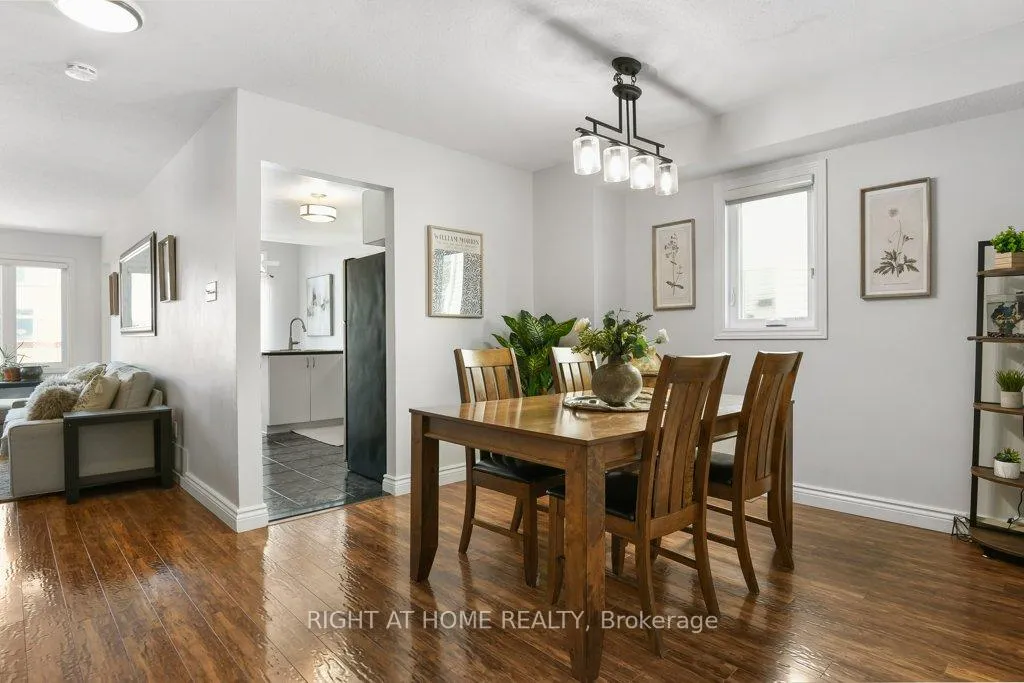 Photo 10 of 223 Longshire Circle, Ottawa, Barrhaven - Longfields — HOMEH