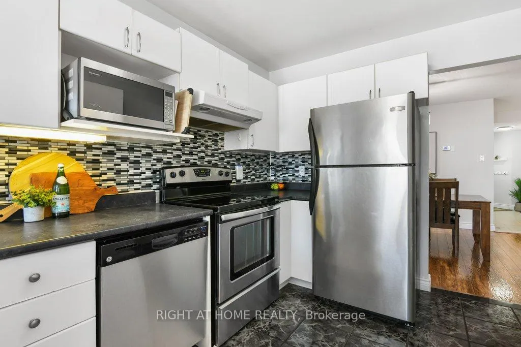 Photo 16 of 223 Longshire Circle, Ottawa, Barrhaven - Longfields — HOMEH
