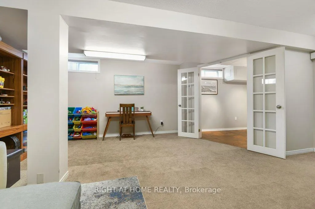 Photo 32 of 223 Longshire Circle, Ottawa, Barrhaven - Longfields — HOMEH