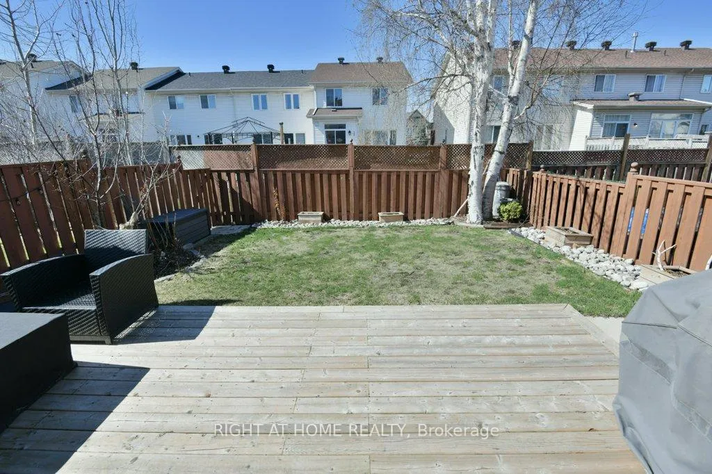 Photo 37 of 223 Longshire Circle, Ottawa, Barrhaven - Longfields — HOMEH