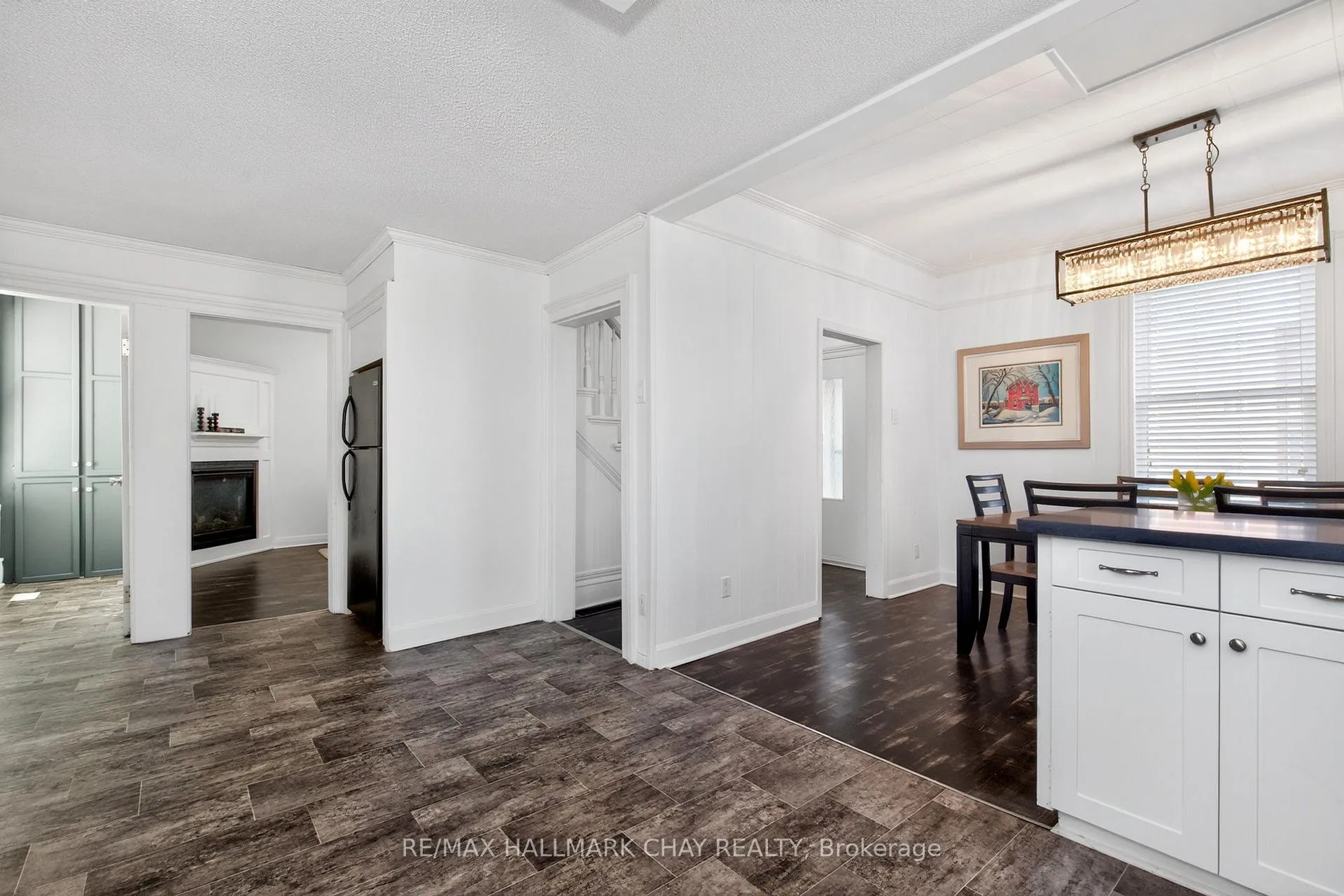 Photo 11 of 19 Yonge Street S, Springwater, Elmvale — HOMEH
