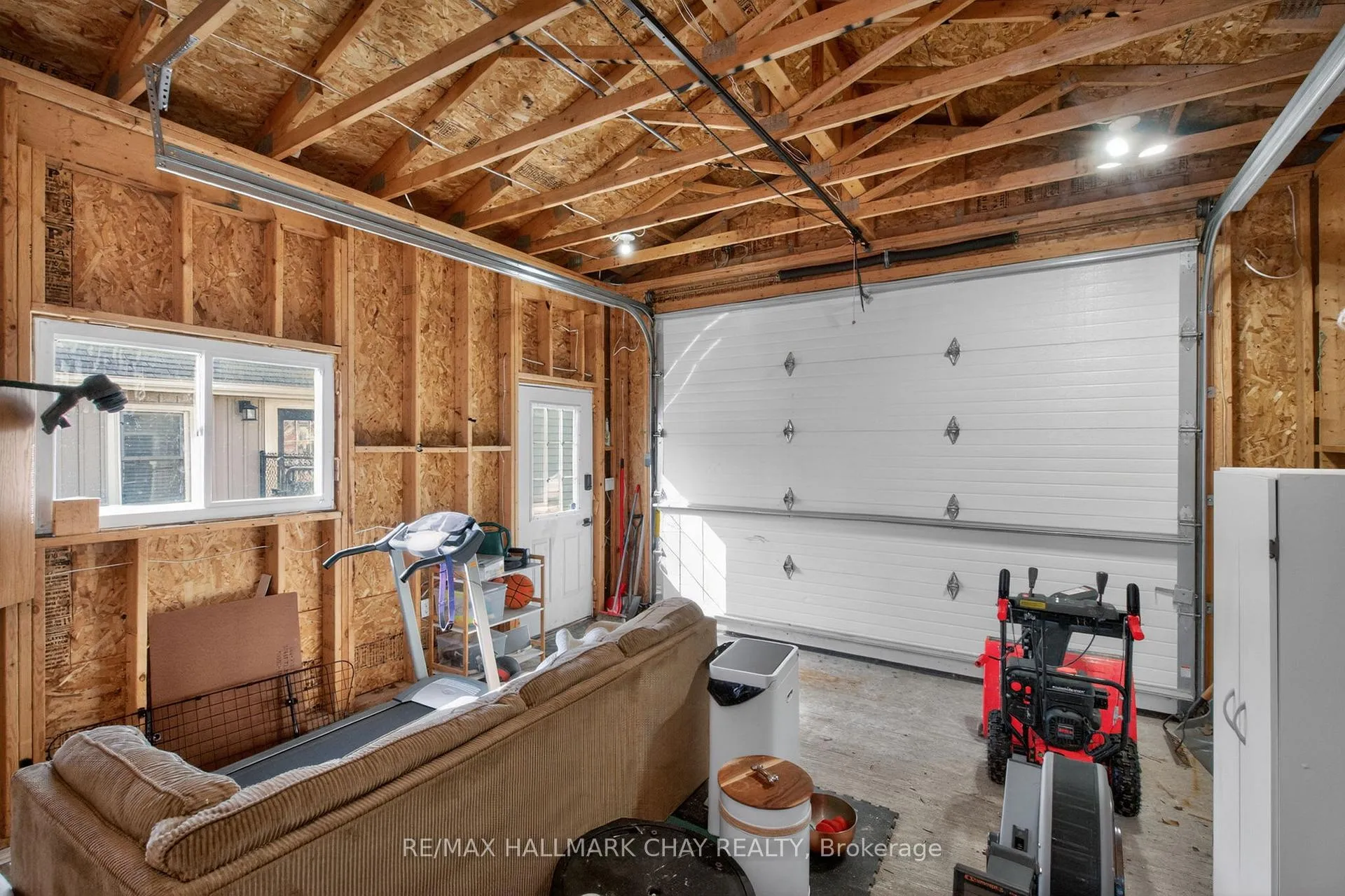 Photo 40 of 19 Yonge Street S, Springwater, Elmvale — HOMEH
